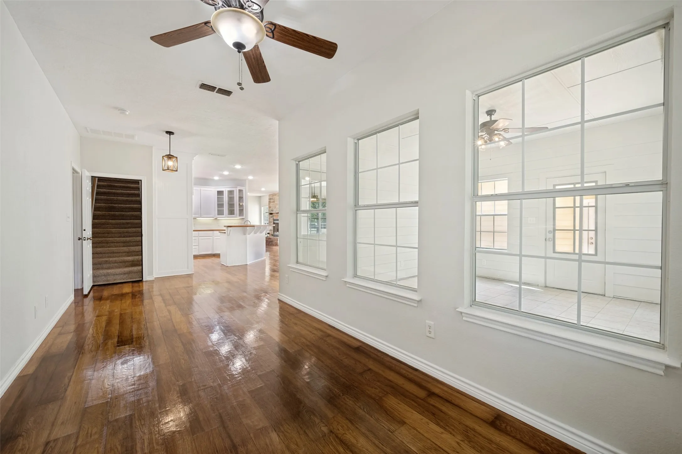 Single Family Residence For Sale in Cooke County , 229 Quail Run Road, Valley View, Texas 76272, 4 Bedroom, 3 Bathroom, 2 Garage spaces, 3,348 Sqft, built in 2006, mls#21353049, Real Estate Agent in Valley View, Homes For Sale in Cooke county, Homes For Sale in Valley View, Realtor in Valley View Texas, Real Estate Brokerage Independent Realty Texas, Luminita Cordes Realtor
