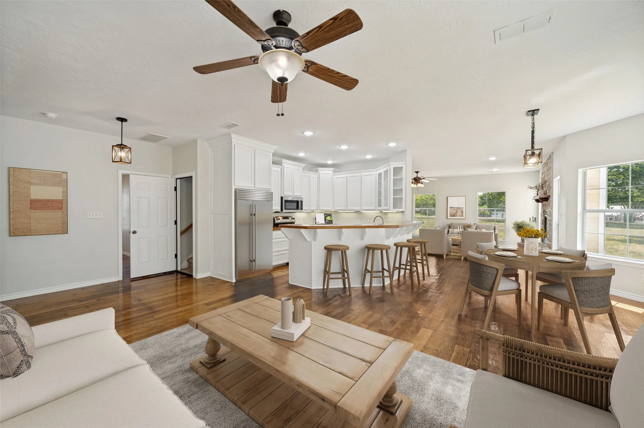 Single Family Residence For Sale in Cooke County , 229 Quail Run Road, Valley View, Texas 76272, 4 Bedroom, 3 Bathroom, 2 Garage spaces, 3,348 Sqft, built in 2006, mls#21353049, Real Estate Agent in Valley View, Homes For Sale in Cooke county, Homes For Sale in Valley View, Realtor in Valley View Texas, Real Estate Brokerage Independent Realty Texas, Luminita Cordes Realtor