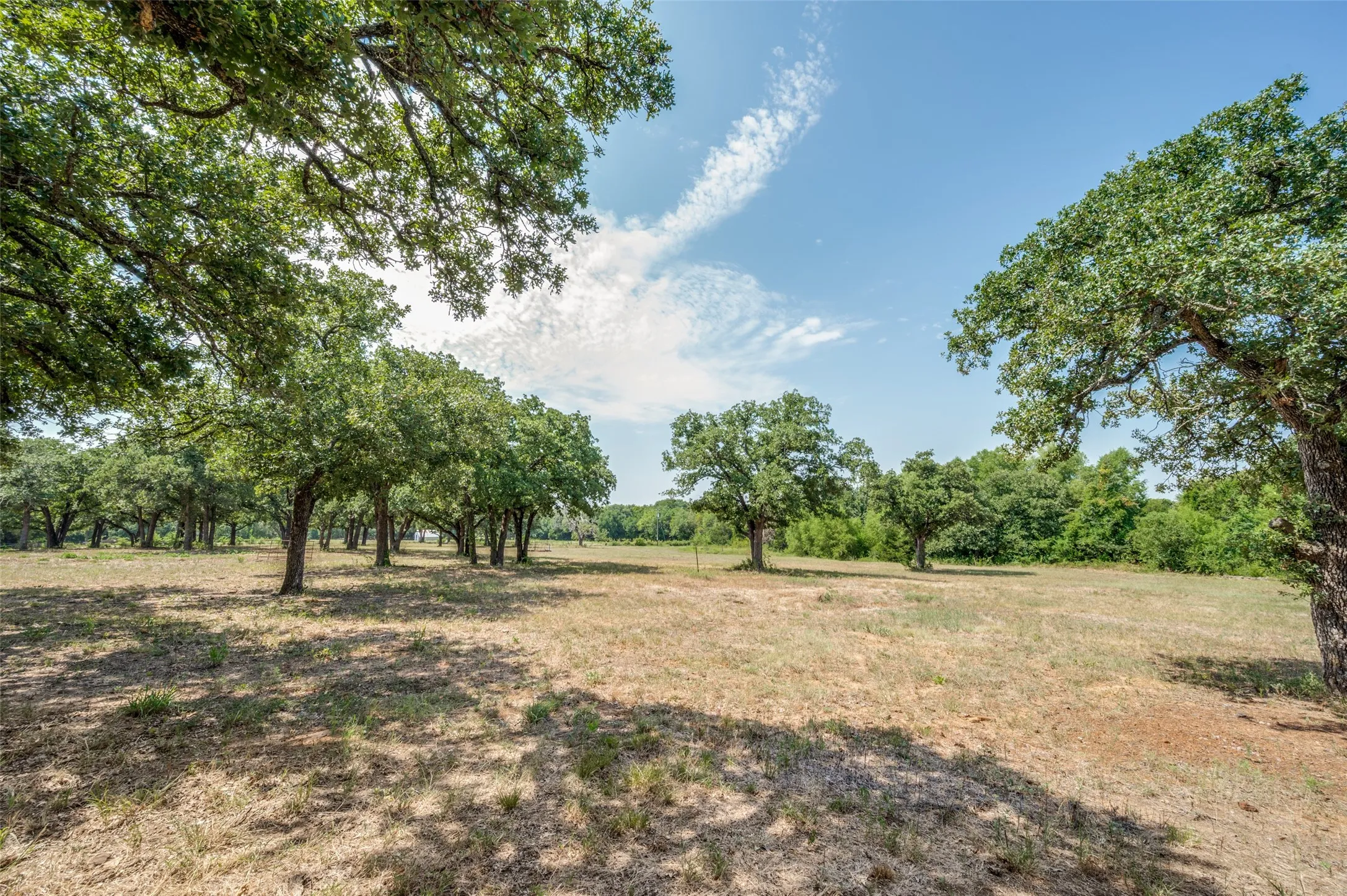 Single Family Residence For Sale in Cooke County , 229 Quail Run Road, Valley View, Texas 76272, 4 Bedroom, 3 Bathroom, 2 Garage spaces, 3,348 Sqft, built in 2006, mls#21353049, Real Estate Agent in Valley View, Homes For Sale in Cooke county, Homes For Sale in Valley View, Realtor in Valley View Texas, Real Estate Brokerage Independent Realty Texas, Luminita Cordes Realtor