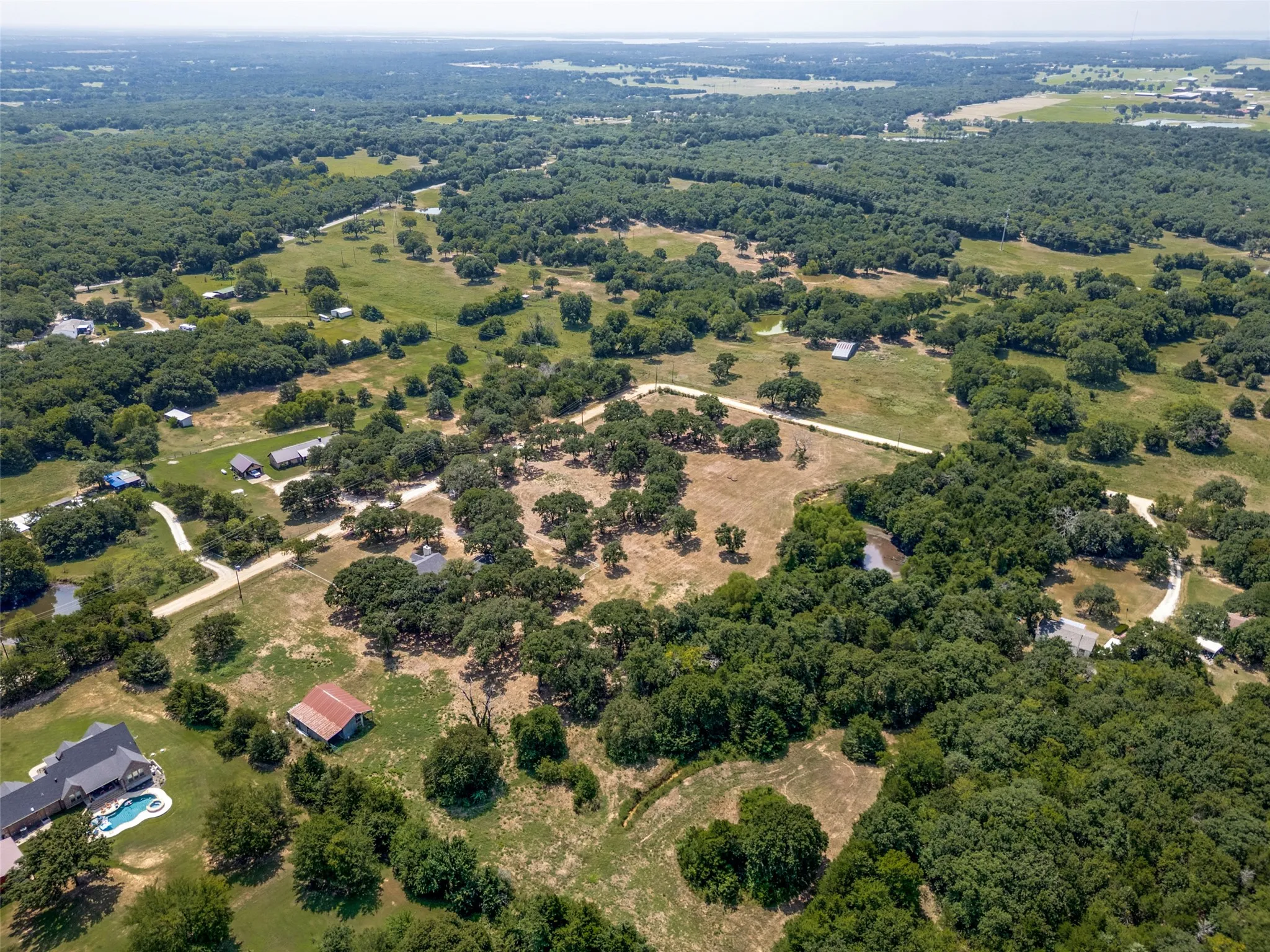 Single Family Residence For Sale in Cooke County , 229 Quail Run Road, Valley View, Texas 76272, 4 Bedroom, 3 Bathroom, 2 Garage spaces, 3,348 Sqft, built in 2006, mls#21353049, Real Estate Agent in Valley View, Homes For Sale in Cooke county, Homes For Sale in Valley View, Realtor in Valley View Texas, Real Estate Brokerage Independent Realty Texas, Luminita Cordes Realtor