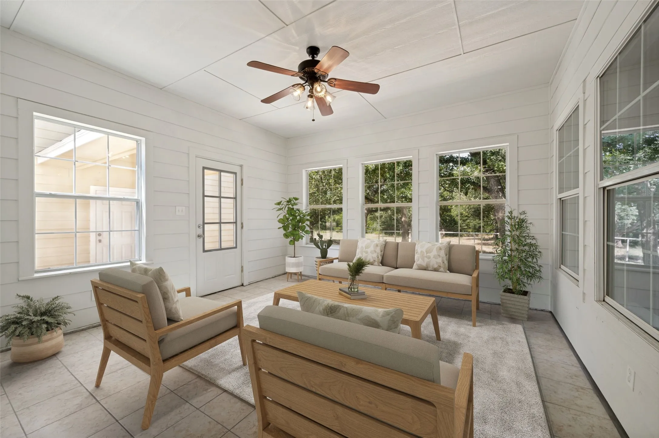 Single Family Residence For Sale in Cooke County , 229 Quail Run Road, Valley View, Texas 76272, 4 Bedroom, 3 Bathroom, 2 Garage spaces, 3,348 Sqft, built in 2006, mls#21353049, Real Estate Agent in Valley View, Homes For Sale in Cooke county, Homes For Sale in Valley View, Realtor in Valley View Texas, Real Estate Brokerage Independent Realty Texas, Luminita Cordes Realtor