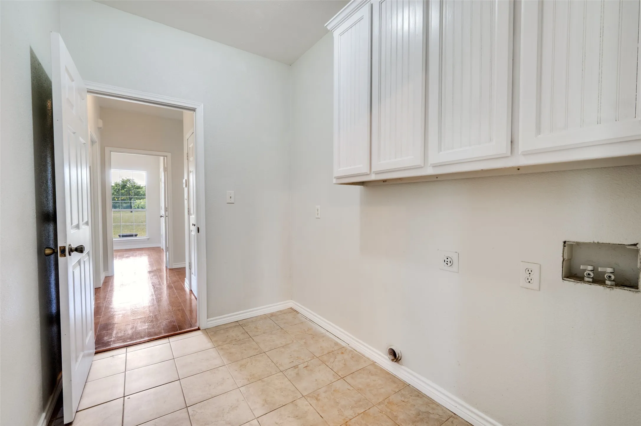 Single Family Residence For Sale in Cooke County , 229 Quail Run Road, Valley View, Texas 76272, 4 Bedroom, 3 Bathroom, 2 Garage spaces, 3,348 Sqft, built in 2006, mls#21353049, Real Estate Agent in Valley View, Homes For Sale in Cooke county, Homes For Sale in Valley View, Realtor in Valley View Texas, Real Estate Brokerage Independent Realty Texas, Luminita Cordes Realtor