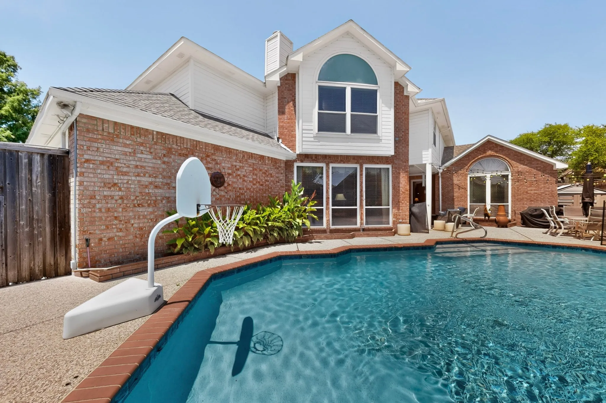 Single Family Residence For Sale in Collin County , 3820 Nash Lane, Plano, Texas 75025, 4 Bedroom, 3 Bathroom, 2 Garage spaces, 3,157 Sqft, built in 1992, mls#21352743, Real Estate Agent in Plano, Homes For Sale in Collin county, Homes For Sale in Plano, Realtor in Plano Texas, Real Estate Brokerage Independent Realty Texas, Luminita Cordes Realtor