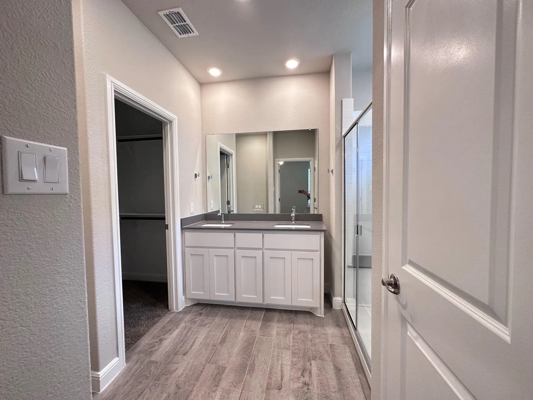 Single Family Residence For Sale in Denton County , 1049 Kirkham Way, Fort Worth, Texas 76247, 4 Bedroom, 2 Bathroom, 2 Garage spaces, 1,656 Sqft, built in 2023, mls#21340464, Real Estate Agent in Fort Worth, Homes For Sale in Denton county, Homes For Sale in Fort Worth, Realtor in Fort Worth Texas, Real Estate Brokerage Independent Realty Texas, Luminita Cordes Realtor