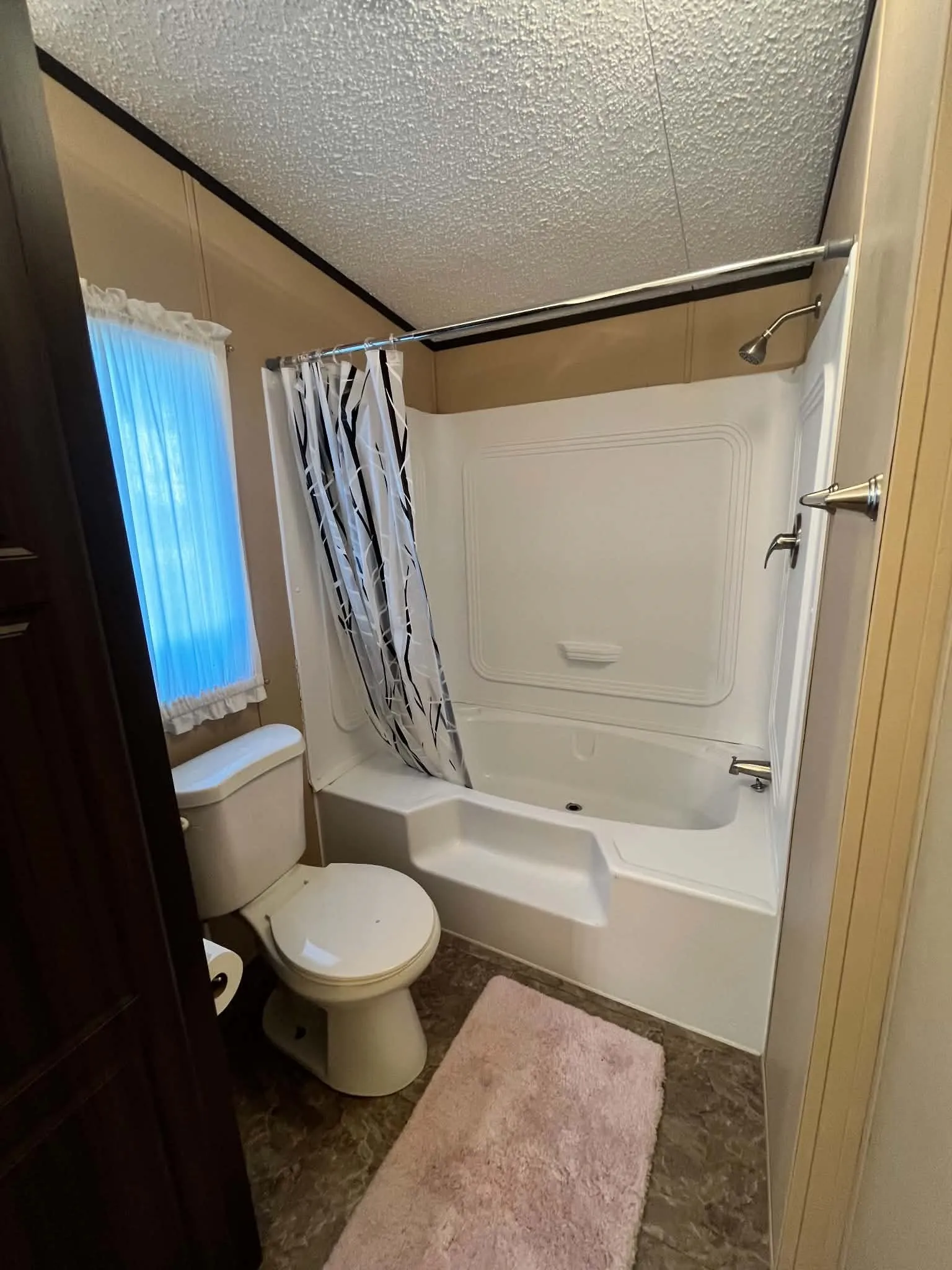 Mobile Home For Sale in Montague County , 10 Sol Court, Nocona, Texas 76255, 3 Bedroom, 2 Bathroom, Garage spaces, 1,408 Sqft, built in 2017, mls#21353678, Real Estate Agent in Nocona, Homes For Sale in Montague county, Homes For Sale in Nocona, Realtor in Nocona Texas, Real Estate Brokerage Independent Realty Texas, Luminita Cordes Realtor