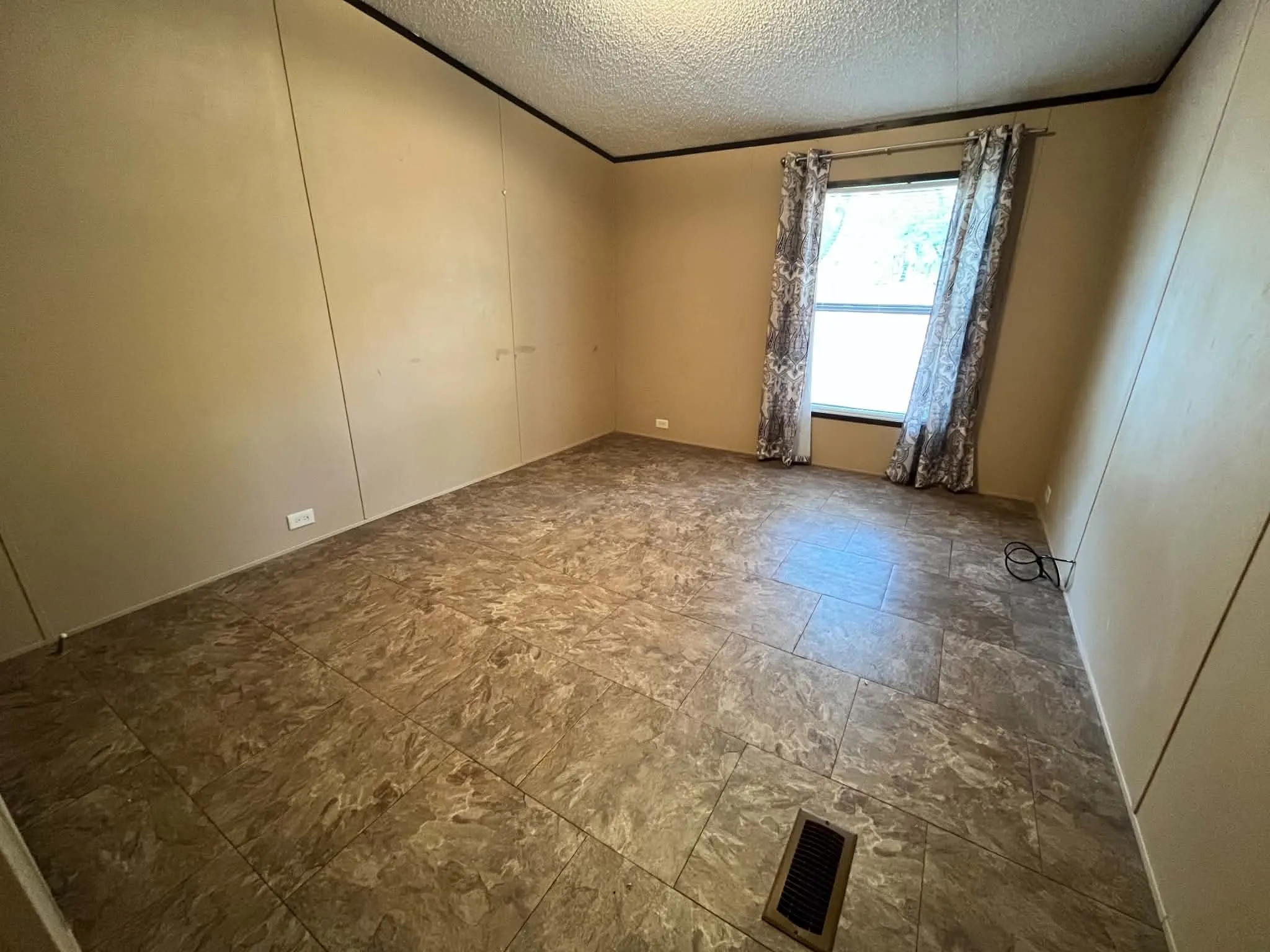 Mobile Home For Sale in Montague County , 10 Sol Court, Nocona, Texas 76255, 3 Bedroom, 2 Bathroom, Garage spaces, 1,408 Sqft, built in 2017, mls#21353678, Real Estate Agent in Nocona, Homes For Sale in Montague county, Homes For Sale in Nocona, Realtor in Nocona Texas, Real Estate Brokerage Independent Realty Texas, Luminita Cordes Realtor