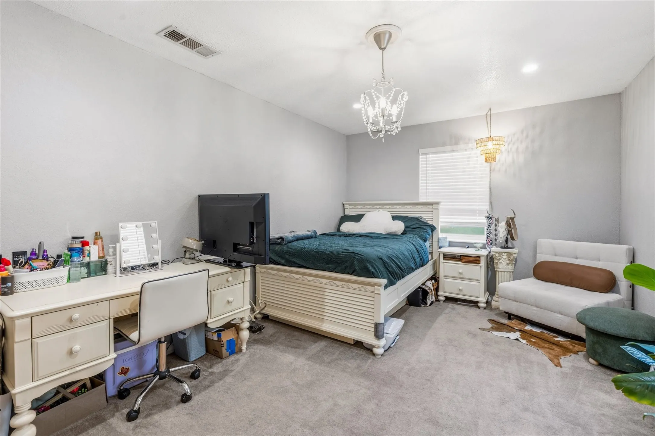 Single Family Residence For Sale in Tarrant County , 128 Lynn Drive, Azle, Texas 76020, 3 Bedroom, 2 Bathroom, Garage spaces, 1,322 Sqft, built in 1973, mls#21353615, Real Estate Agent in Azle, Homes For Sale in Tarrant county, Homes For Sale in Azle, Realtor in Azle Texas, Real Estate Brokerage Independent Realty Texas, Luminita Cordes Realtor