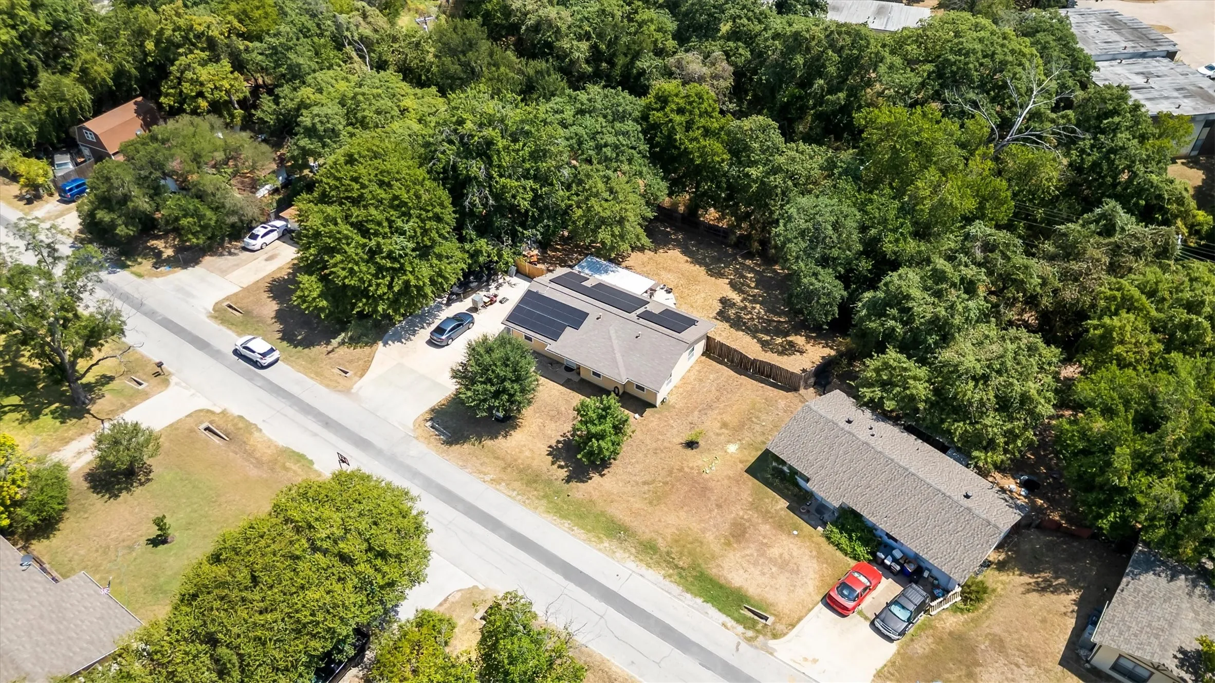 Single Family Residence For Sale in Tarrant County , 128 Lynn Drive, Azle, Texas 76020, 3 Bedroom, 2 Bathroom, Garage spaces, 1,322 Sqft, built in 1973, mls#21353615, Real Estate Agent in Azle, Homes For Sale in Tarrant county, Homes For Sale in Azle, Realtor in Azle Texas, Real Estate Brokerage Independent Realty Texas, Luminita Cordes Realtor