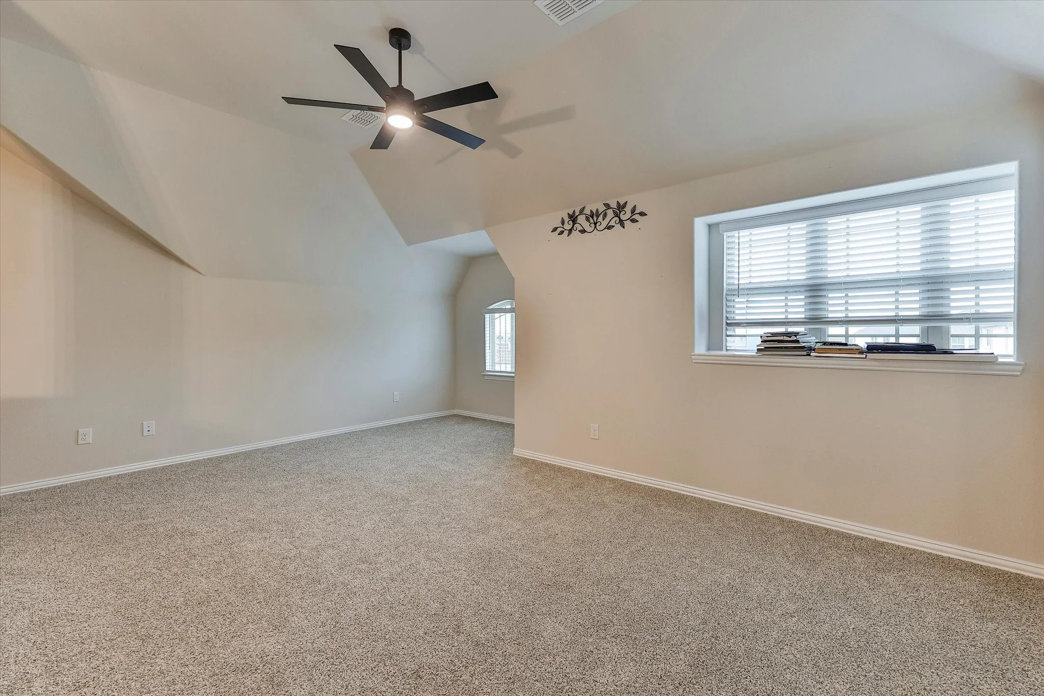 Single Family Residence For Sale in Denton County , 10 Covey Lane, Sanger, Texas 76266, 5 Bedroom, 4 Bathroom, 2 Garage spaces, 3,274 Sqft, built in 2023, mls#21353412, Real Estate Agent in Sanger, Homes For Sale in Denton county, Homes For Sale in Sanger, Realtor in Sanger Texas, Real Estate Brokerage Independent Realty Texas, Luminita Cordes Realtor