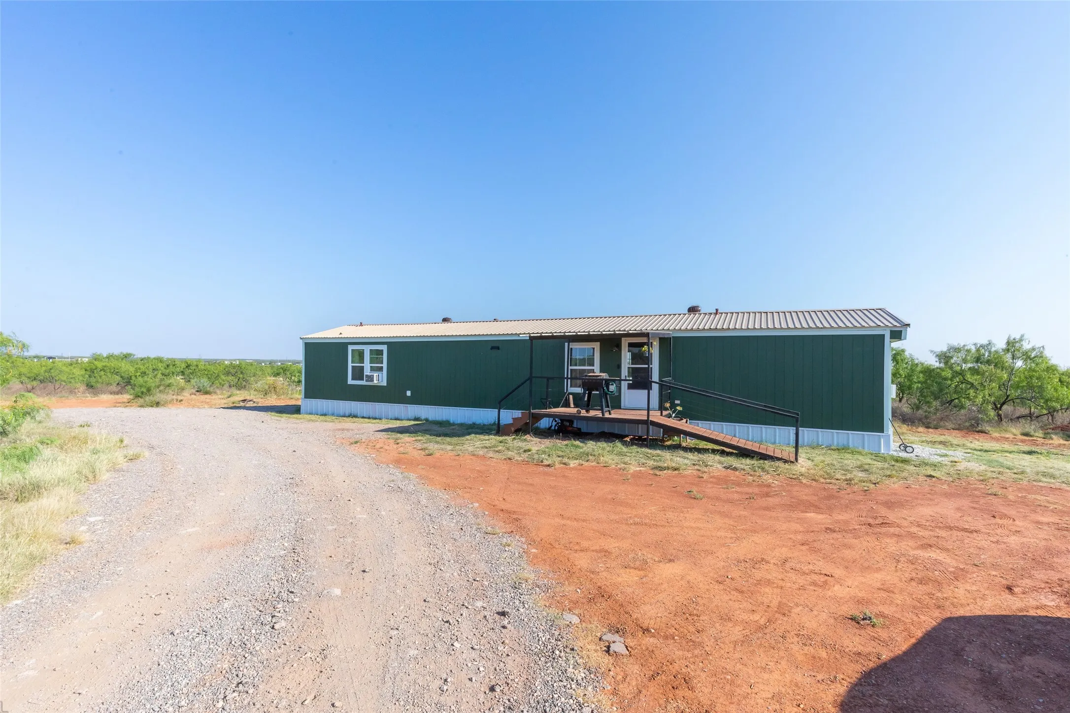 Welcome to 4231 Hayter B.! 2 Beds and 2 Bathrooms!