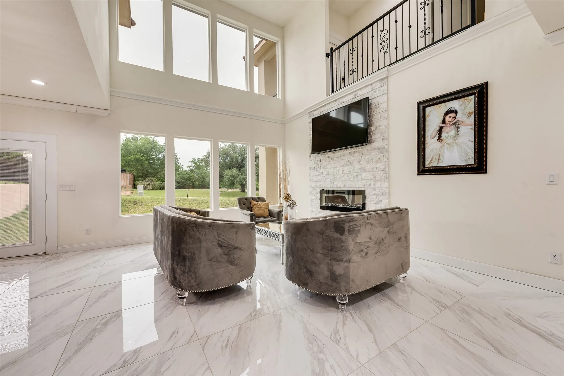 Single Family Residence For Sale in Tarrant County , 7725 Lakeview Circle, Fort Worth, Texas 76179, 4 Bedroom, 4 Bathroom, 2 Garage spaces, 3,389 Sqft, built in 2022, mls#21353162, Real Estate Agent in Fort Worth, Homes For Sale in Tarrant county, Homes For Sale in Fort Worth, Realtor in Fort Worth Texas, Real Estate Brokerage Independent Realty Texas, Luminita Cordes Realtor