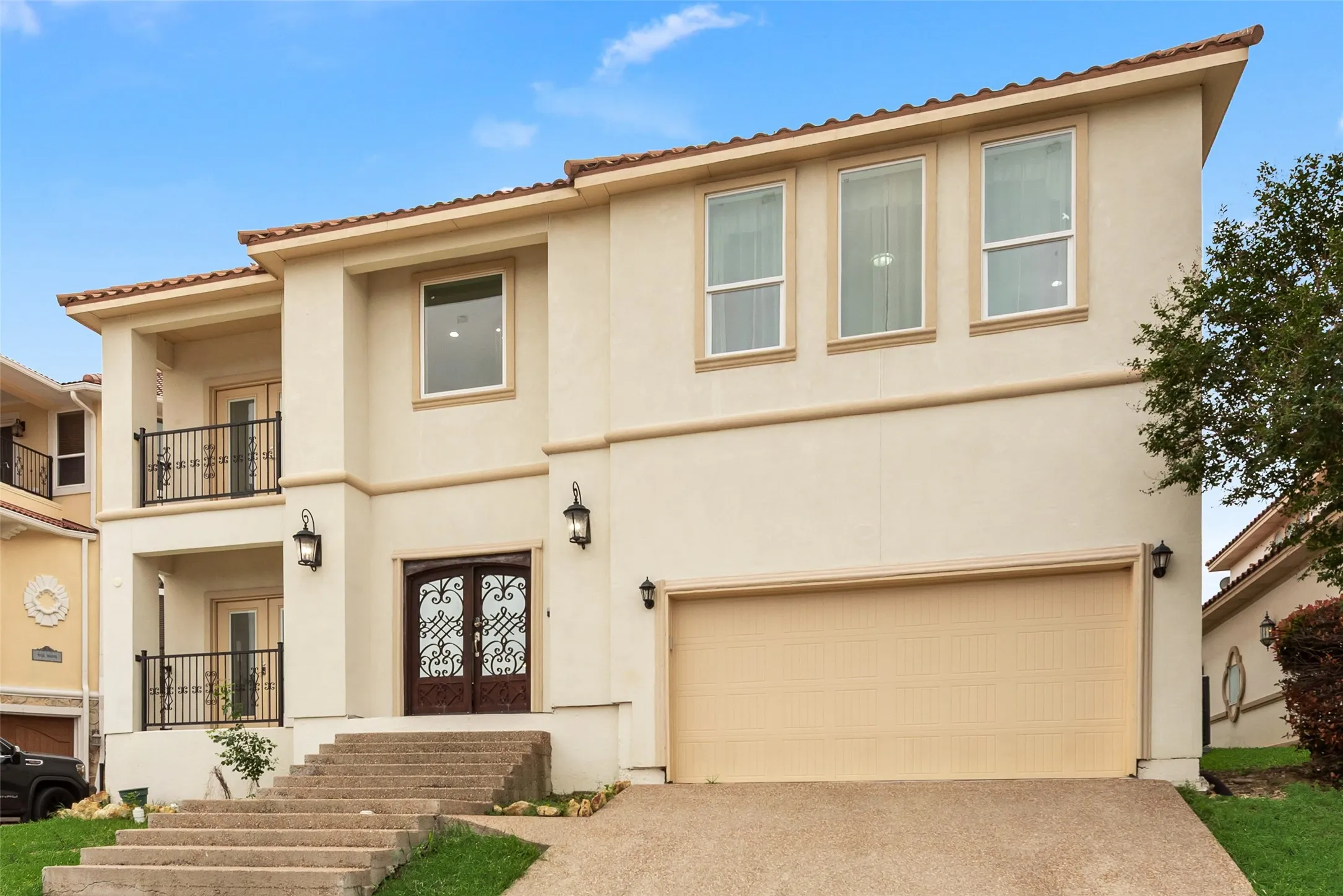 Single Family Residence For Sale in Tarrant County , 7725 Lakeview Circle, Fort Worth, Texas 76179, 4 Bedroom, 4 Bathroom, 2 Garage spaces, 3,389 Sqft, built in 2022, mls#21353162, Real Estate Agent in Fort Worth, Homes For Sale in Tarrant county, Homes For Sale in Fort Worth, Realtor in Fort Worth Texas, Real Estate Brokerage Independent Realty Texas, Luminita Cordes Realtor
