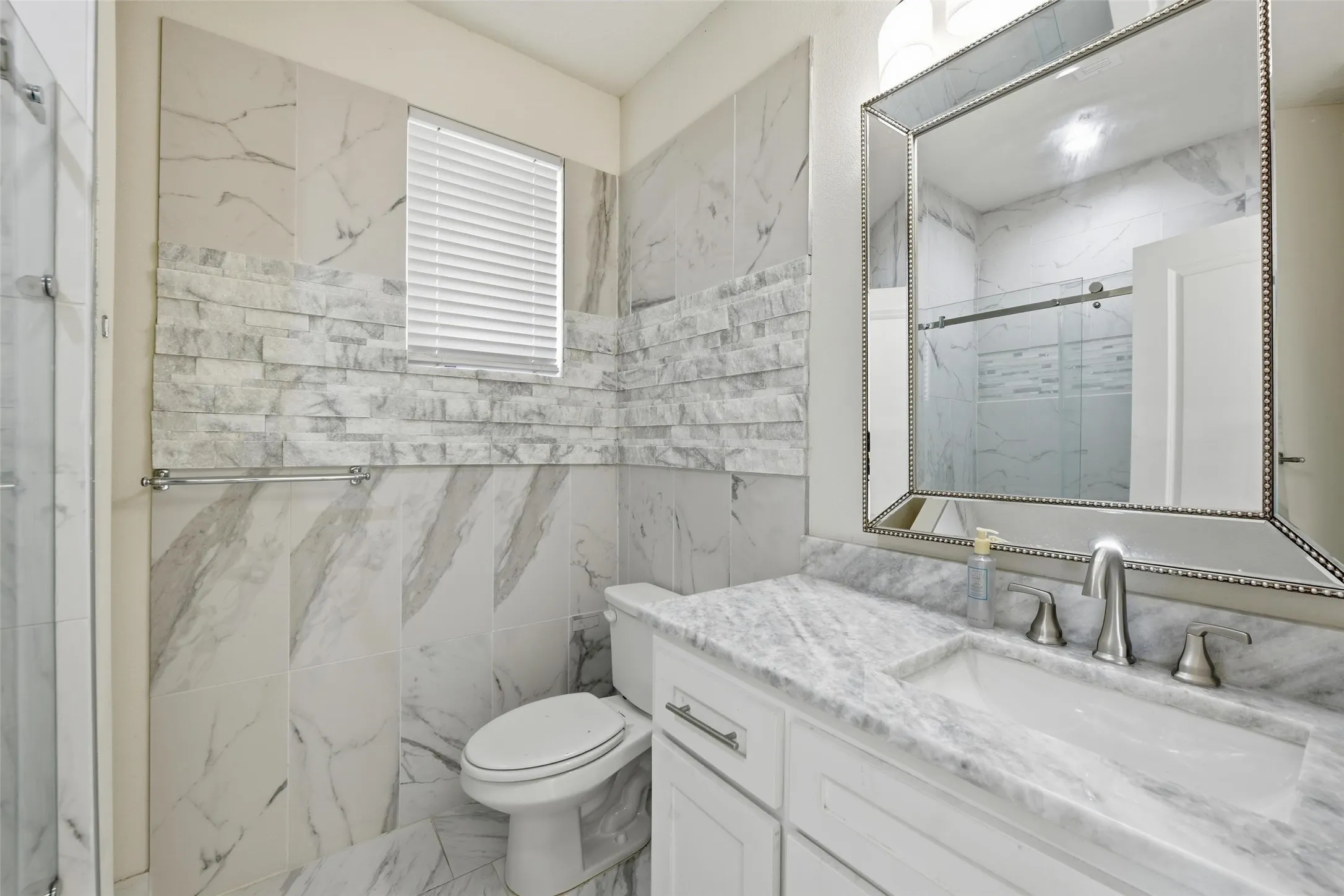 Single Family Residence For Sale in Tarrant County , 7725 Lakeview Circle, Fort Worth, Texas 76179, 4 Bedroom, 4 Bathroom, 2 Garage spaces, 3,389 Sqft, built in 2022, mls#21353162, Real Estate Agent in Fort Worth, Homes For Sale in Tarrant county, Homes For Sale in Fort Worth, Realtor in Fort Worth Texas, Real Estate Brokerage Independent Realty Texas, Luminita Cordes Realtor