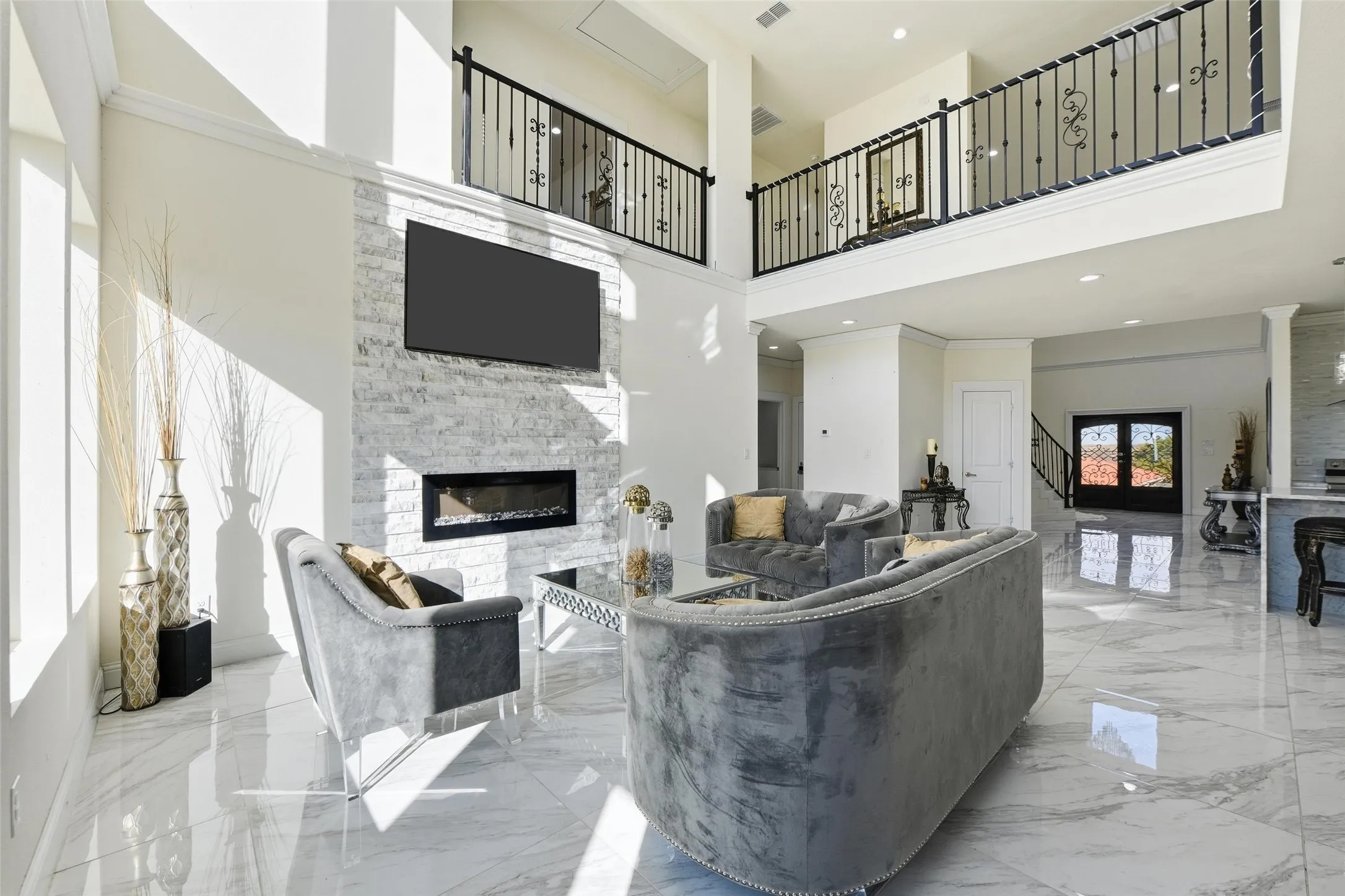 Single Family Residence For Sale in Tarrant County , 7725 Lakeview Circle, Fort Worth, Texas 76179, 4 Bedroom, 4 Bathroom, 2 Garage spaces, 3,389 Sqft, built in 2022, mls#21353162, Real Estate Agent in Fort Worth, Homes For Sale in Tarrant county, Homes For Sale in Fort Worth, Realtor in Fort Worth Texas, Real Estate Brokerage Independent Realty Texas, Luminita Cordes Realtor