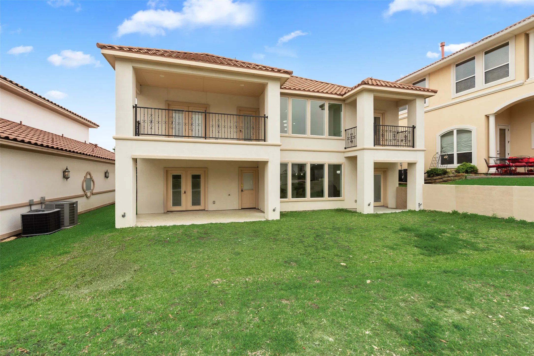 Single Family Residence For Sale in Tarrant County , 7725 Lakeview Circle, Fort Worth, Texas 76179, 4 Bedroom, 4 Bathroom, 2 Garage spaces, 3,389 Sqft, built in 2022, mls#21353162, Real Estate Agent in Fort Worth, Homes For Sale in Tarrant county, Homes For Sale in Fort Worth, Realtor in Fort Worth Texas, Real Estate Brokerage Independent Realty Texas, Luminita Cordes Realtor