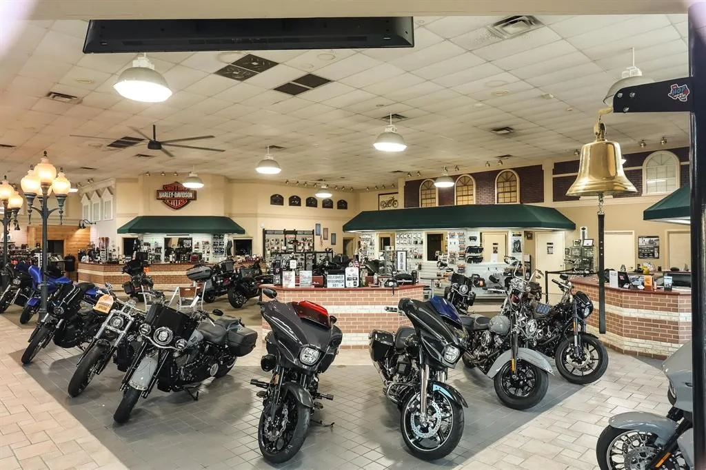 Retail For Sale in Gregg County , 3400 N 4TH Street, Longview, Texas 75605, 0, 0, Garage spaces, 0 Sqft, built in 2001, mls#21353671, Real Estate Agent in Longview, Homes For Sale in Gregg county, Homes For Sale in Longview, Realtor in Longview Texas, Real Estate Brokerage Independent Realty Texas, Luminita Cordes Realtor