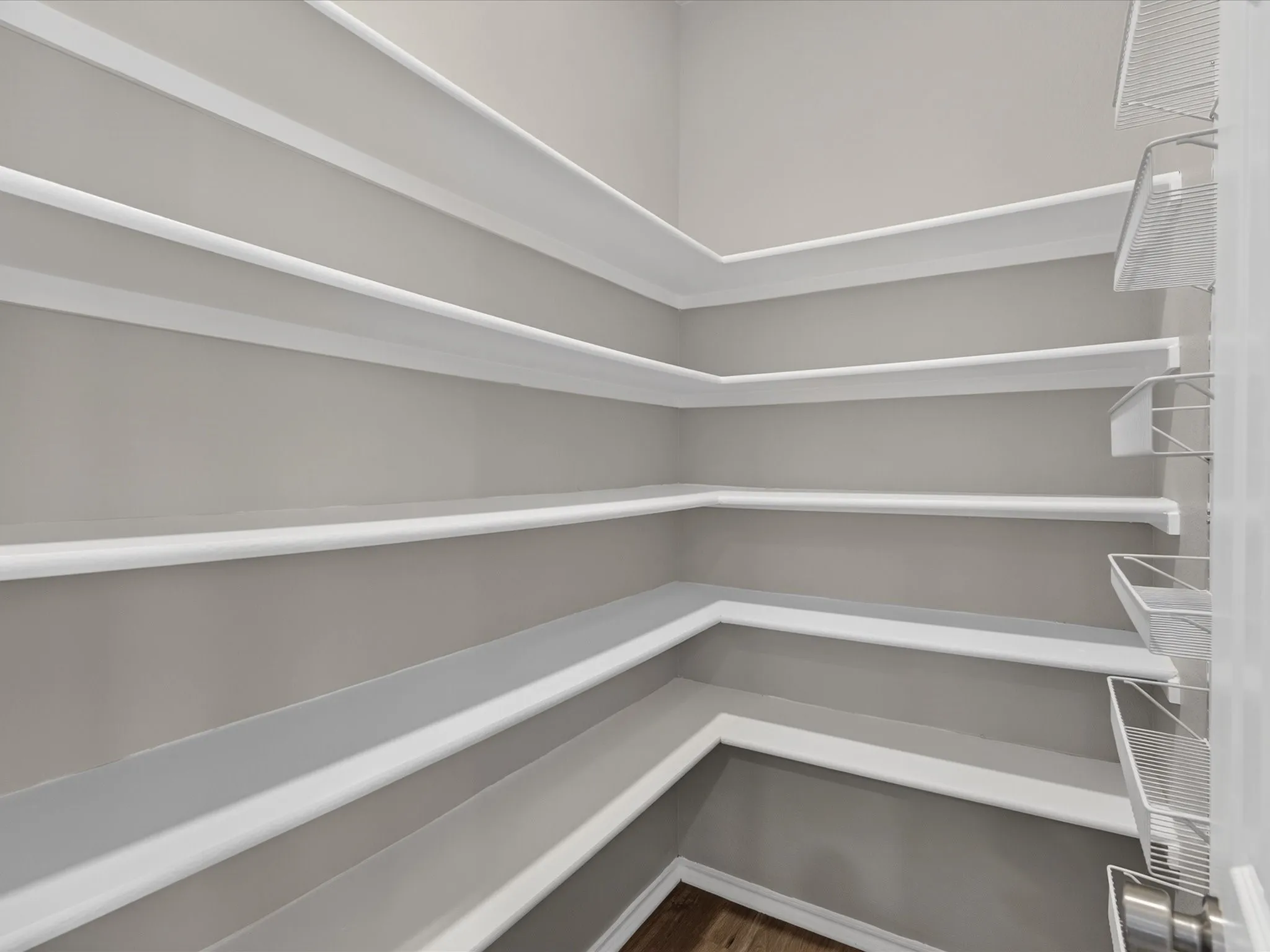 WALK IN PANTRY