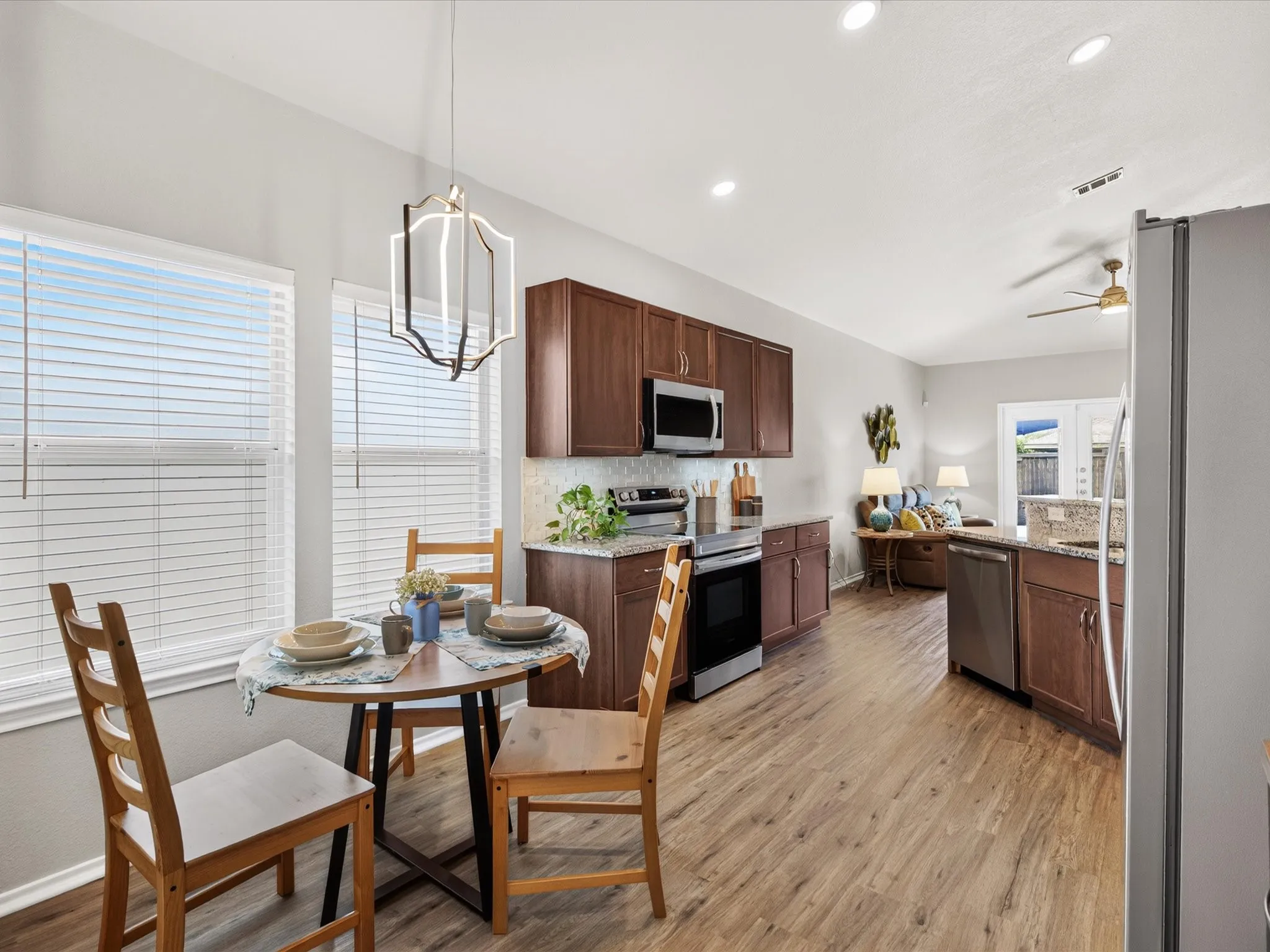 BREAKFAST AREA OFF KITCHEN