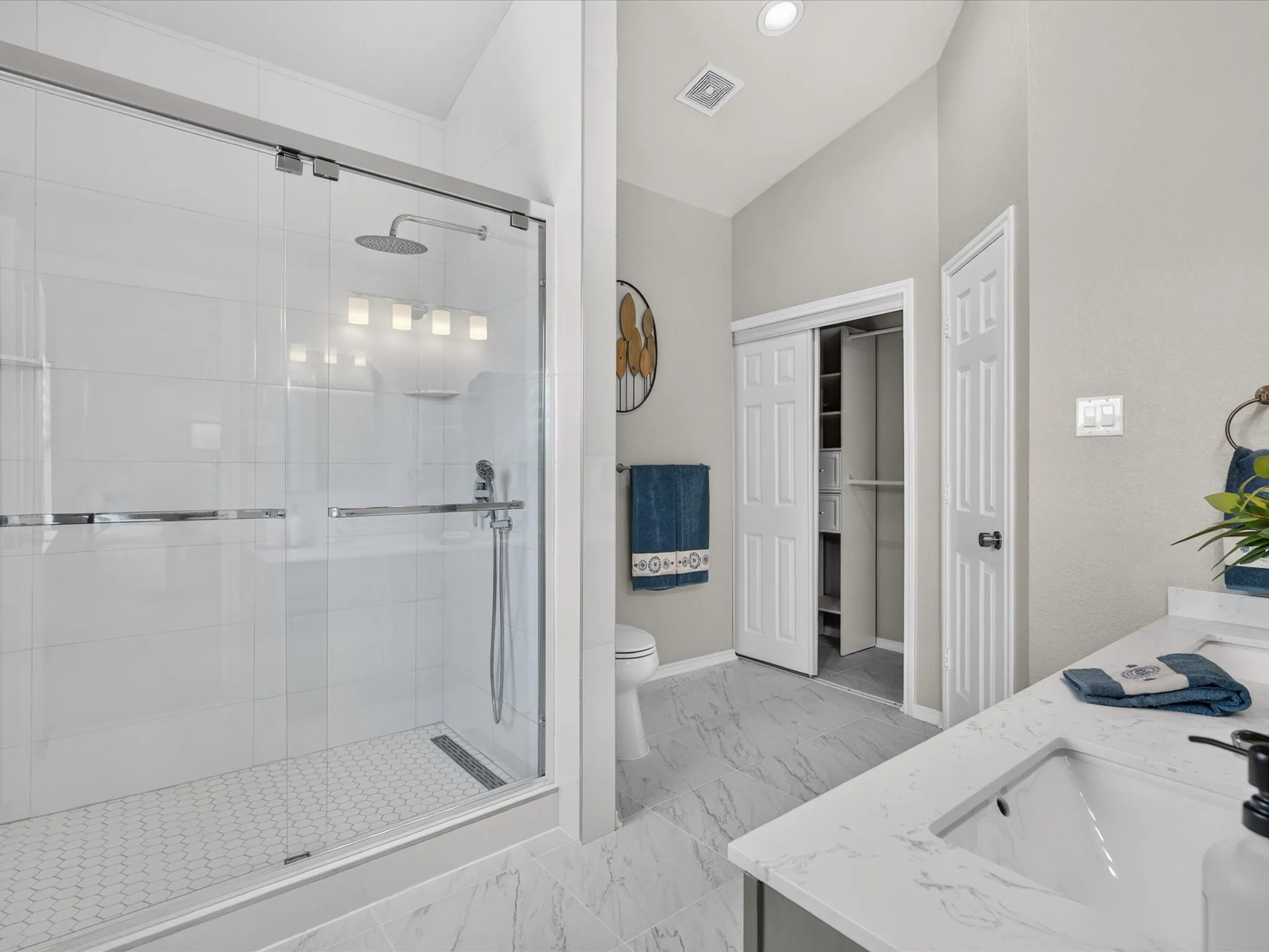 PRIMARY BATHROON  SHOWER AND TUB
