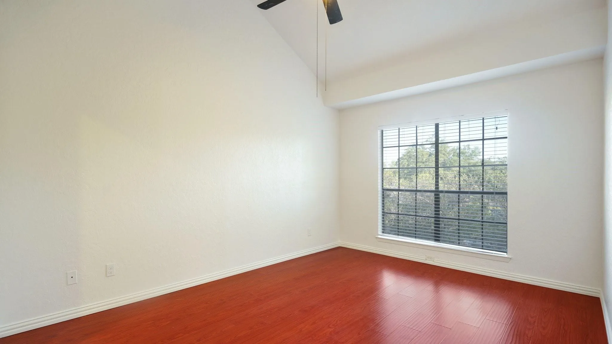Condominium For Sale in Collin County , 3120 Devonshire Drive 231, Plano, Texas 75075, 2 Bedroom, 2 Bathroom, Garage spaces, 1,071 Sqft, built in 1984, mls#21353230, Real Estate Agent in Plano, Homes For Sale in Collin county, Homes For Sale in Plano, Realtor in Plano Texas, Real Estate Brokerage Independent Realty Texas, Luminita Cordes Realtor