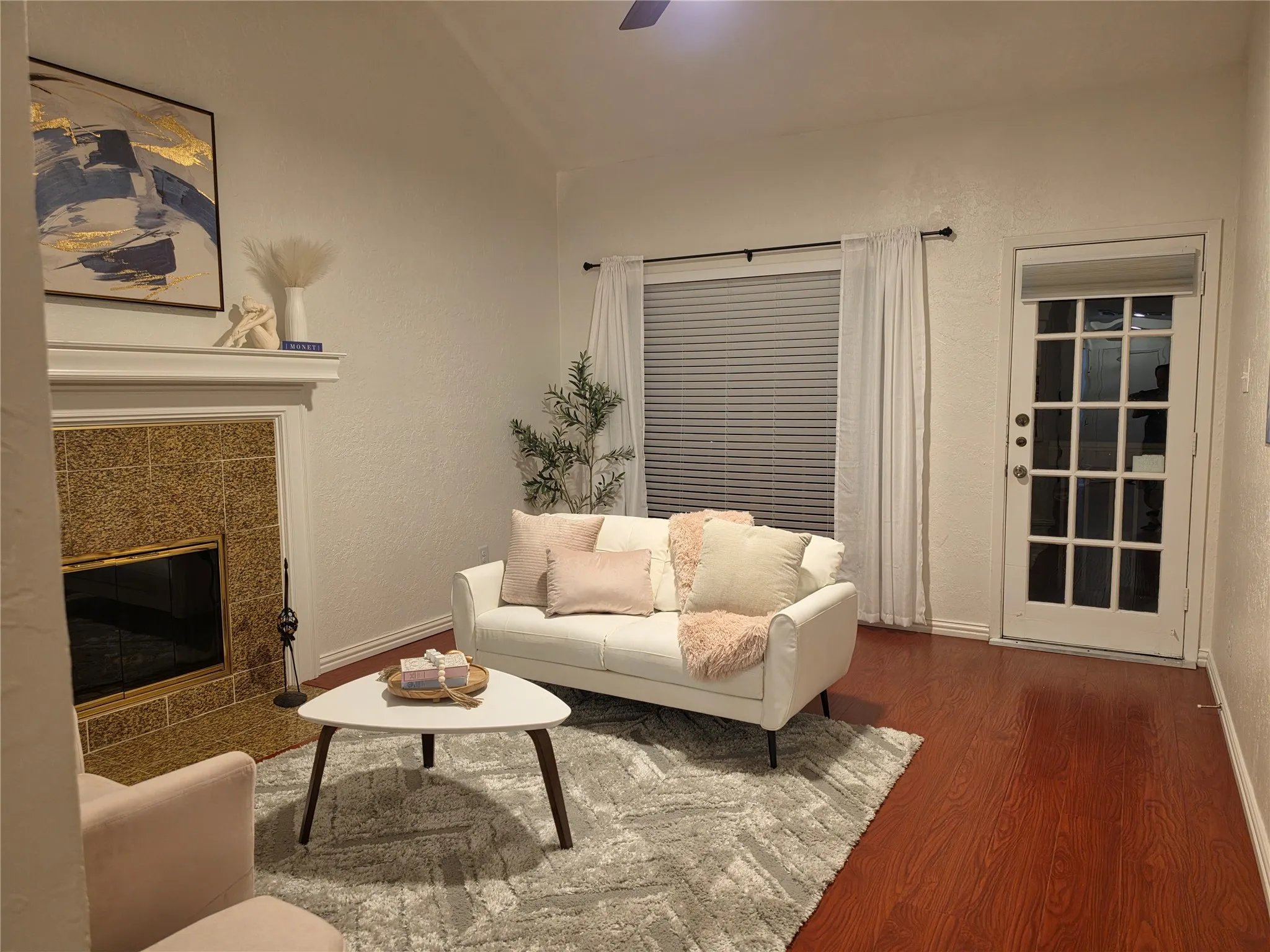 Condominium For Sale in Collin County , 3120 Devonshire Drive 231, Plano, Texas 75075, 2 Bedroom, 2 Bathroom, Garage spaces, 1,071 Sqft, built in 1984, mls#21353230, Real Estate Agent in Plano, Homes For Sale in Collin county, Homes For Sale in Plano, Realtor in Plano Texas, Real Estate Brokerage Independent Realty Texas, Luminita Cordes Realtor