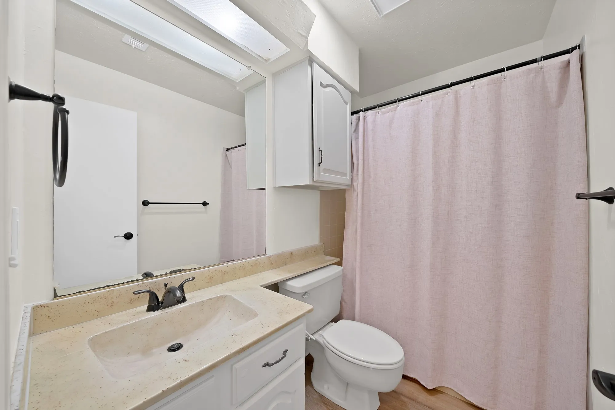 Single Family Residence For Sale in Dallas County , 4021 Winter Park Lane, Addison, Texas 75001, 2 Bedroom, 2 Bathroom, 2 Garage spaces, 1,371 Sqft, built in 1980, mls#21353635, Real Estate Agent in Addison, Homes For Sale in Dallas county, Homes For Sale in Addison, Realtor in Addison Texas, Real Estate Brokerage Independent Realty Texas, Luminita Cordes Realtor