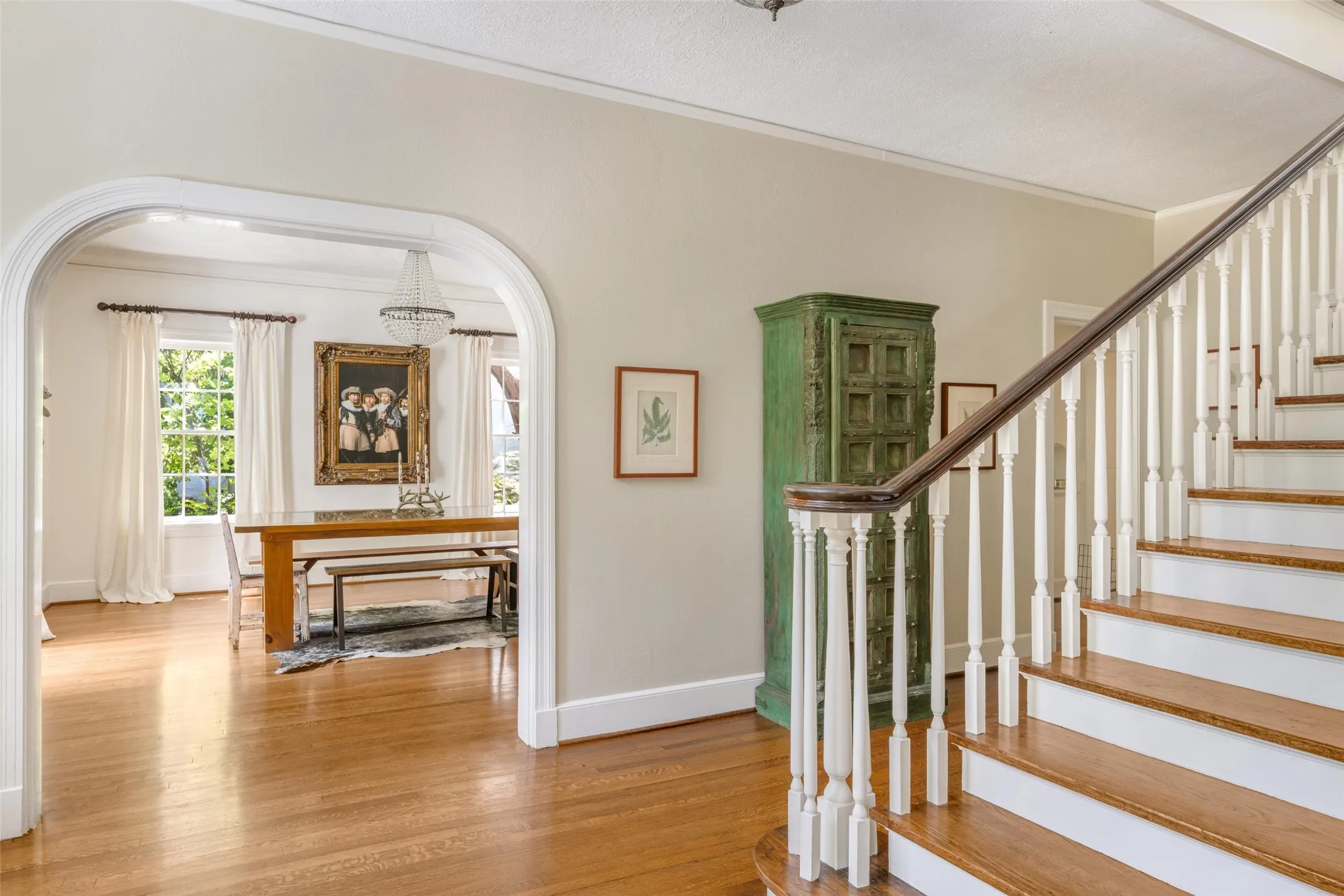 Single Family Residence For Sale in Tarrant County , 2036 Windsor Place, Fort Worth, Texas 76110, 4 Bedroom, 4 Bathroom, 2 Garage spaces, 3,137 Sqft, built in 1938, mls#21353416, Real Estate Agent in Fort Worth, Homes For Sale in Tarrant county, Homes For Sale in Fort Worth, Realtor in Fort Worth Texas, Real Estate Brokerage Independent Realty Texas, Luminita Cordes Realtor