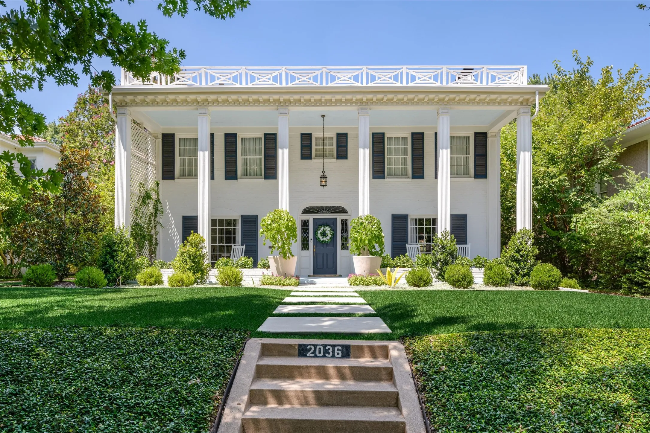 Single Family Residence For Sale in Tarrant County , 2036 Windsor Place, Fort Worth, Texas 76110, 4 Bedroom, 4 Bathroom, 2 Garage spaces, 3,137 Sqft, built in 1938, mls#21353416, Real Estate Agent in Fort Worth, Homes For Sale in Tarrant county, Homes For Sale in Fort Worth, Realtor in Fort Worth Texas, Real Estate Brokerage Independent Realty Texas, Luminita Cordes Realtor