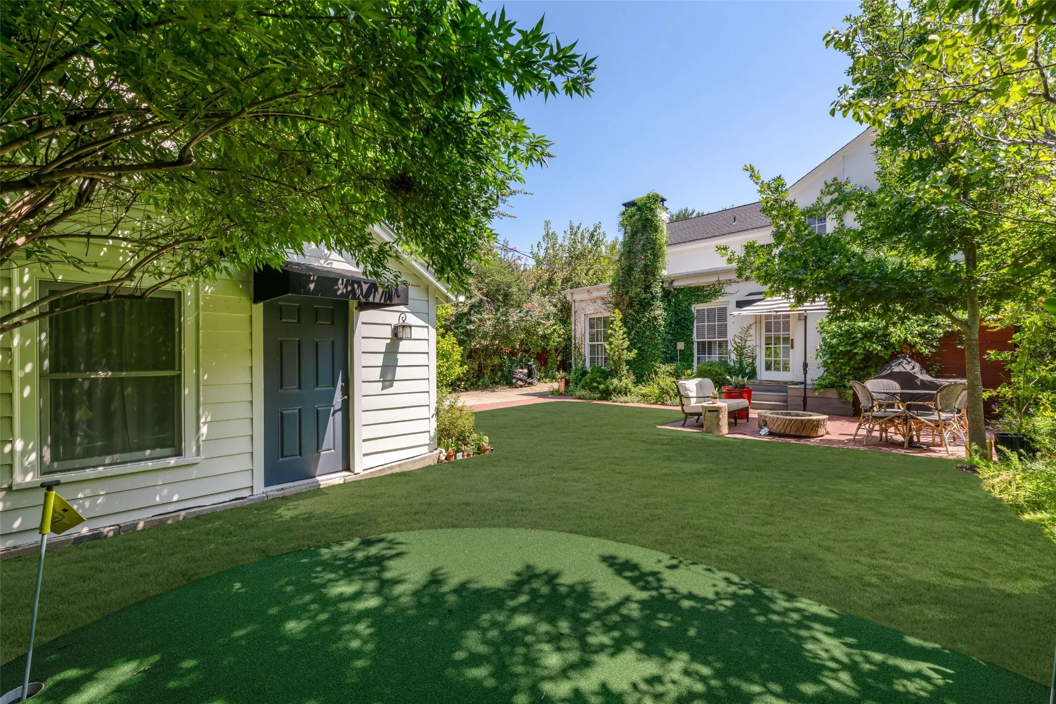 Single Family Residence For Sale in Tarrant County , 2036 Windsor Place, Fort Worth, Texas 76110, 4 Bedroom, 4 Bathroom, 2 Garage spaces, 3,137 Sqft, built in 1938, mls#21353416, Real Estate Agent in Fort Worth, Homes For Sale in Tarrant county, Homes For Sale in Fort Worth, Realtor in Fort Worth Texas, Real Estate Brokerage Independent Realty Texas, Luminita Cordes Realtor