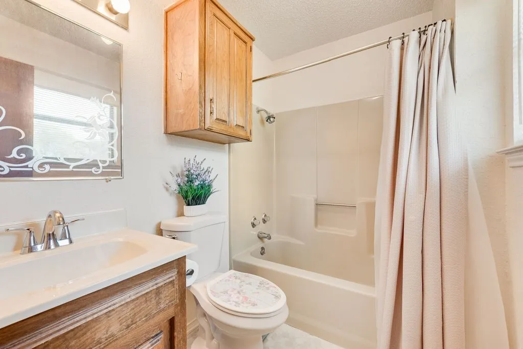 En Suite Bath