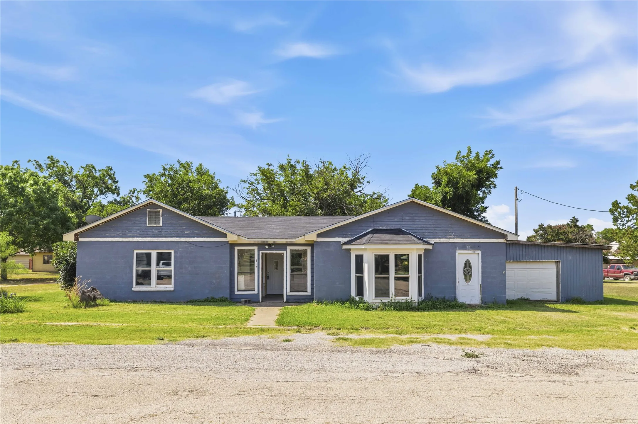 Single Family Residence For Sale in Coleman County , 505 Willis Street, Santa Anna, Texas 76878, 2 Bedrooms, 2 Bathrooms, 1 Garage spaces, 2,265 Sqft, built in 1940, Price $85,000, mls#21353706, Real Estate Agent in Santa Anna, Homes For Sale in Coleman county, Homes For Sale in Santa Anna, Realtor in Santa Anna Texas, Real Estate Brokerage Independent Realty Texas, Luminita Cordes Realtor