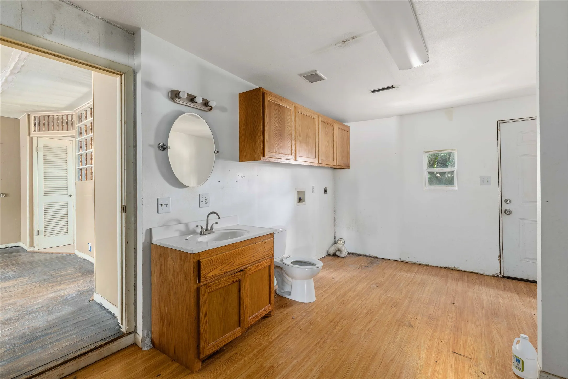 Single Family Residence For Sale in Coleman County , 505 Willis Street, Santa Anna, Texas 76878, 2 Bedrooms, 2 Bathrooms, 1 Garage spaces, 2,265 Sqft, built in 1940, Price $85,000, mls#21353706, Real Estate Agent in Santa Anna, Homes For Sale in Coleman county, Homes For Sale in Santa Anna, Realtor in Santa Anna Texas, Real Estate Brokerage Independent Realty Texas, Luminita Cordes Realtor