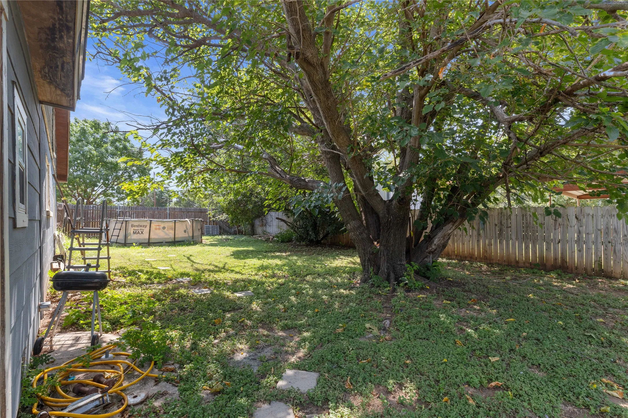 Single Family Residence For Sale in Coleman County , 505 Willis Street, Santa Anna, Texas 76878, 2 Bedrooms, 2 Bathrooms, 1 Garage spaces, 2,265 Sqft, built in 1940, Price $85,000, mls#21353706, Real Estate Agent in Santa Anna, Homes For Sale in Coleman county, Homes For Sale in Santa Anna, Realtor in Santa Anna Texas, Real Estate Brokerage Independent Realty Texas, Luminita Cordes Realtor