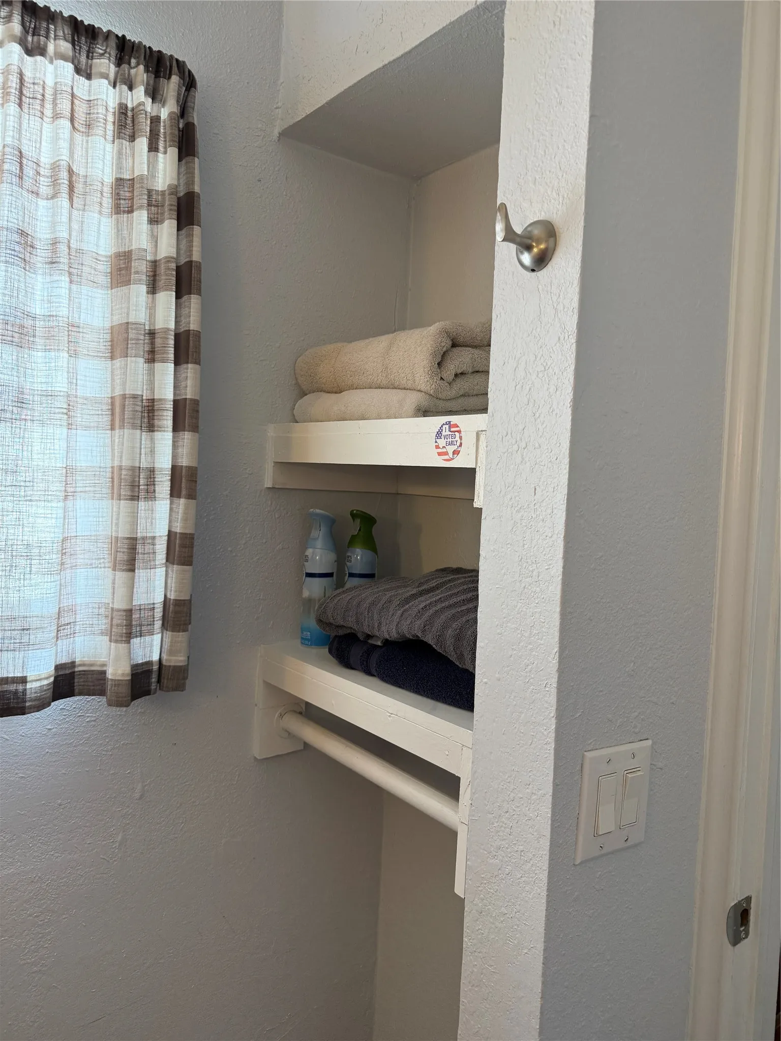 Condominium For Rent in Dallas County , 5088 Matilda Street, Dallas, Texas 75206, 2 Bedroom, 2 Bathroom, Garage spaces, 1,038 Sqft, built in 1969, mls#21351587, Real Estate Agent in Dallas, Homes For Rent in Dallas county, Homes For Rent in Dallas, Realtor in Dallas Texas, Real Estate Brokerage Independent Realty Texas, Luminita Cordes Realtor