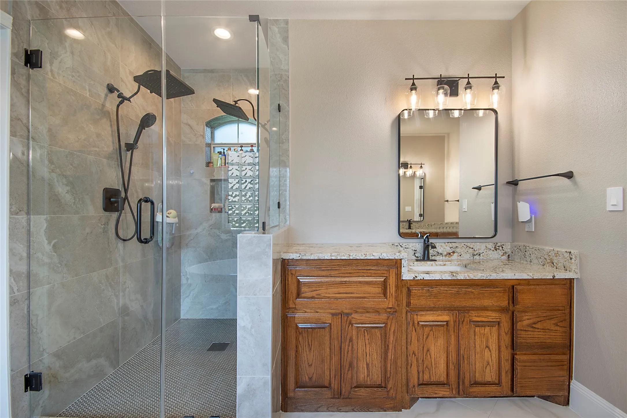 Single Family Residence For Sale in Collin County , 4701 Lake Drive, Celina, Texas 75009, 5 Bedroom, 4 Bathroom, 3 Garage spaces, 5,197 Sqft, built in 2003, mls#21349630, Real Estate Agent in Celina, Homes For Sale in Collin county, Homes For Sale in Celina, Realtor in Celina Texas, Real Estate Brokerage Independent Realty Texas, Luminita Cordes Realtor