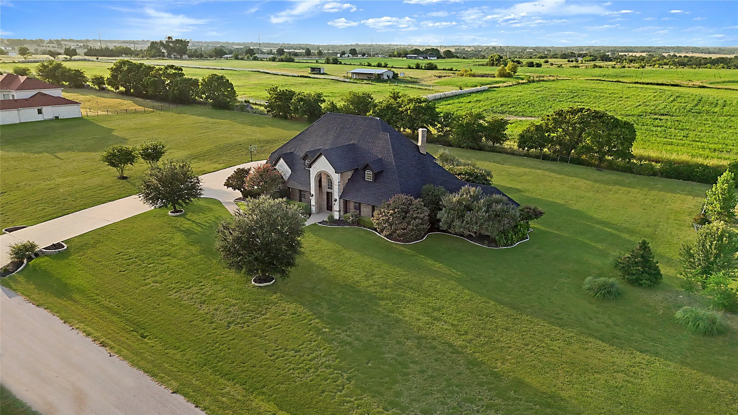 Single Family Residence For Sale in Collin County , 4701 Lake Drive, Celina, Texas 75009, 5 Bedroom, 4 Bathroom, 3 Garage spaces, 5,197 Sqft, built in 2003, mls#21349630, Real Estate Agent in Celina, Homes For Sale in Collin county, Homes For Sale in Celina, Realtor in Celina Texas, Real Estate Brokerage Independent Realty Texas, Luminita Cordes Realtor