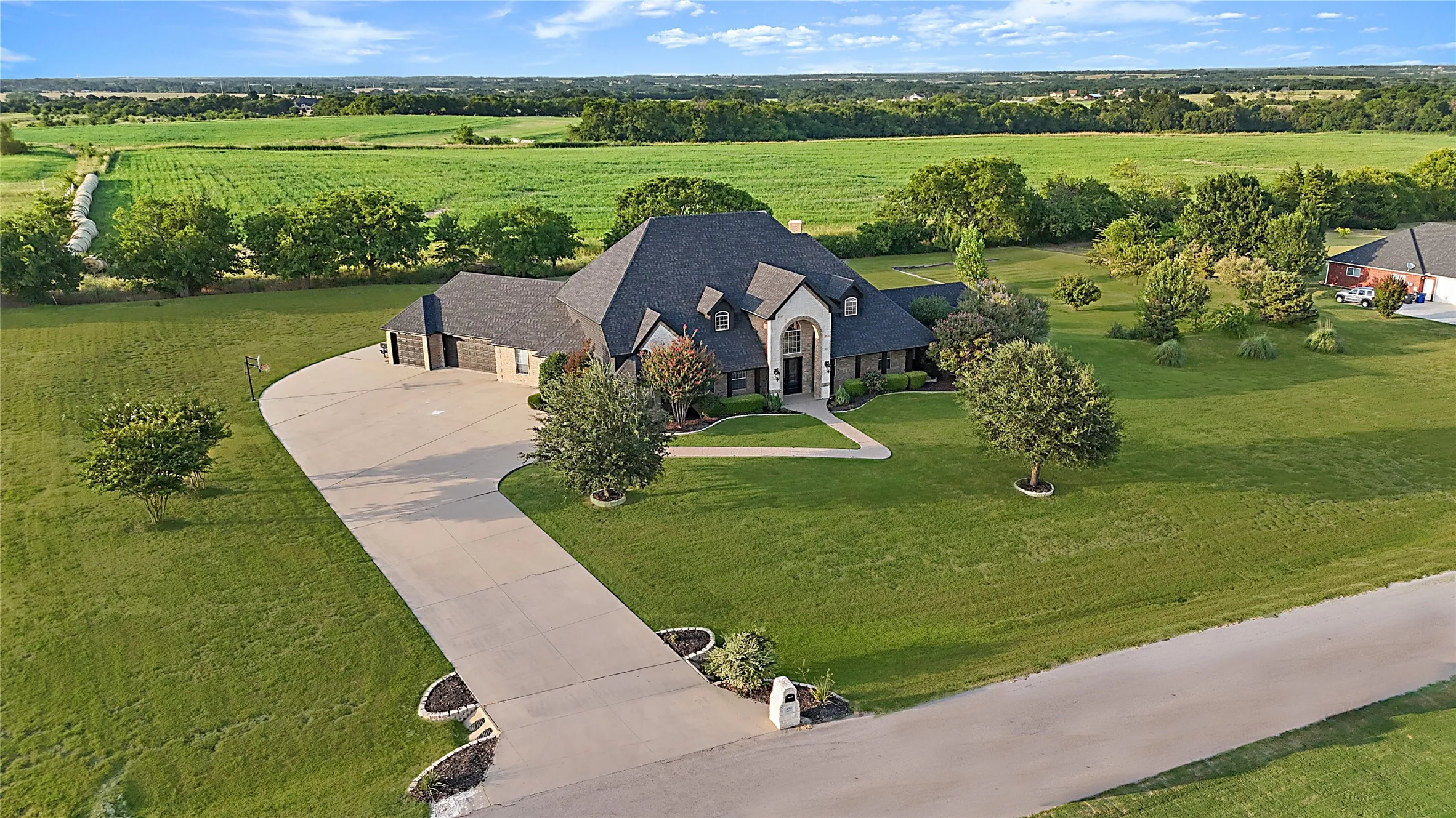 Welcome to 4701 Lake Drive!