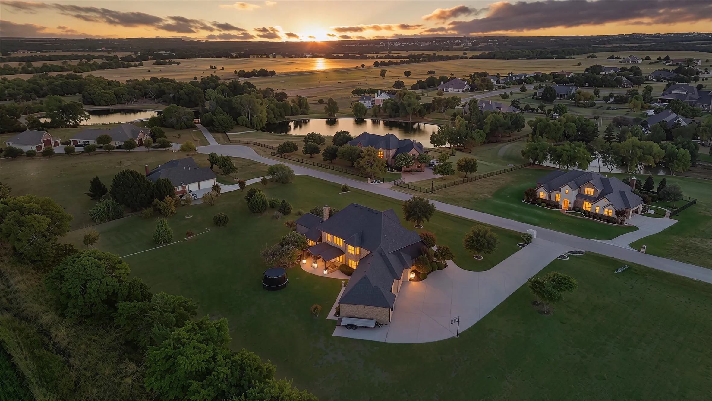 Single Family Residence For Sale in Collin County , 4701 Lake Drive, Celina, Texas 75009, 5 Bedroom, 4 Bathroom, 3 Garage spaces, 5,197 Sqft, built in 2003, mls#21349630, Real Estate Agent in Celina, Homes For Sale in Collin county, Homes For Sale in Celina, Realtor in Celina Texas, Real Estate Brokerage Independent Realty Texas, Luminita Cordes Realtor