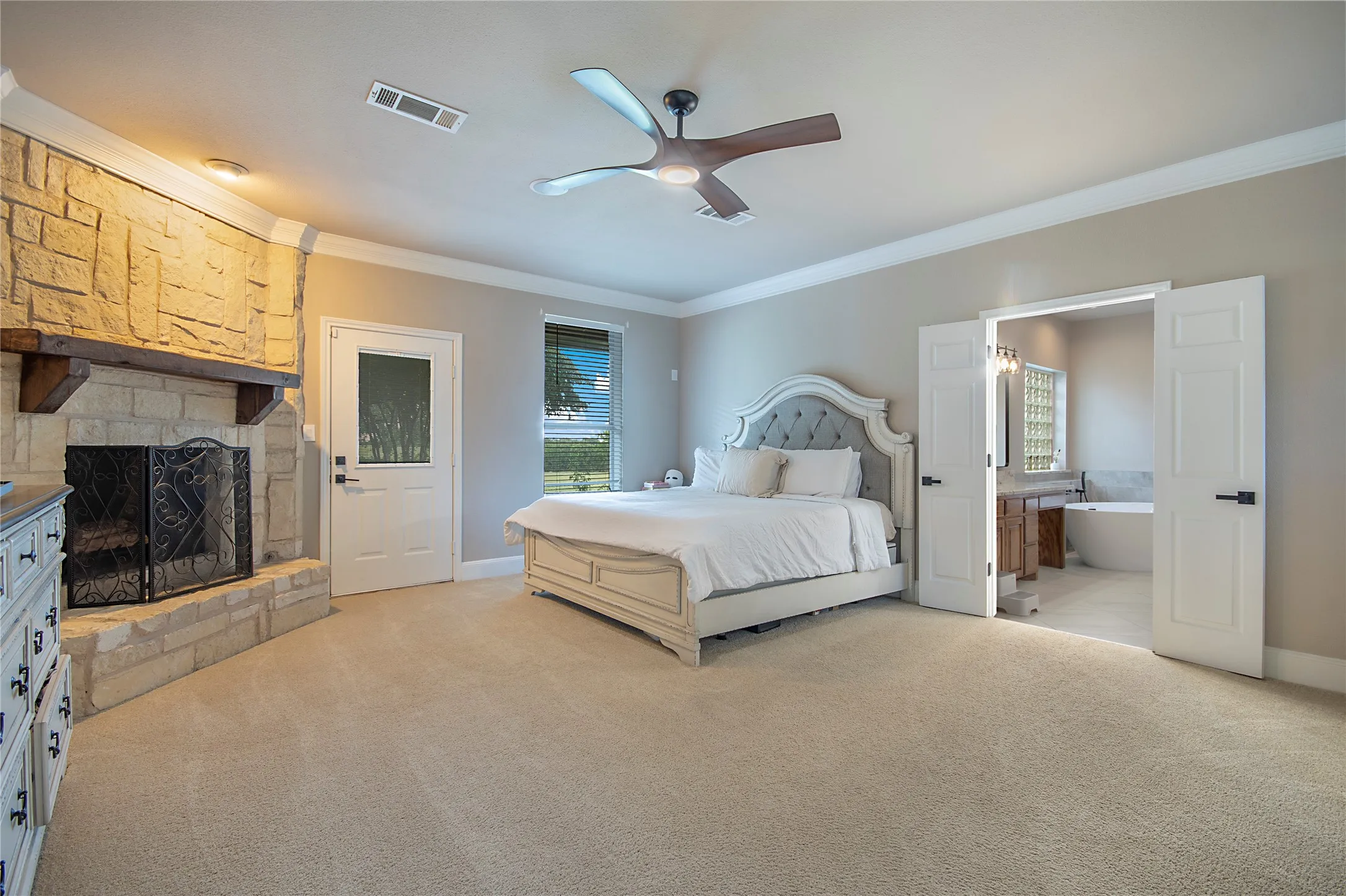 Single Family Residence For Sale in Collin County , 4701 Lake Drive, Celina, Texas 75009, 5 Bedroom, 4 Bathroom, 3 Garage spaces, 5,197 Sqft, built in 2003, mls#21349630, Real Estate Agent in Celina, Homes For Sale in Collin county, Homes For Sale in Celina, Realtor in Celina Texas, Real Estate Brokerage Independent Realty Texas, Luminita Cordes Realtor