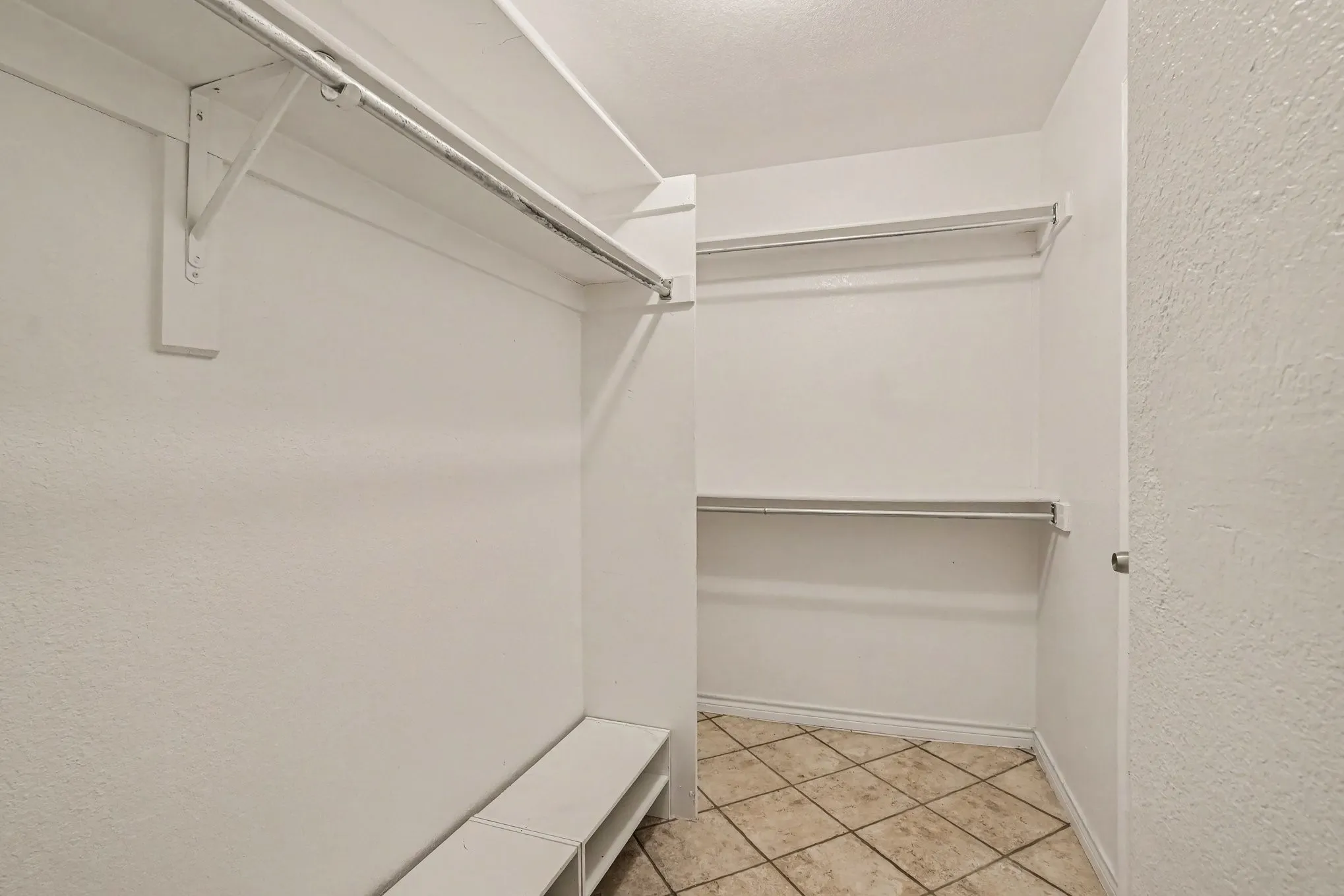 Condominium For Sale in Rockwall County , 1505 Signal Ridge Place, Rockwall, Texas 75032, 2 Bedroom, 2 Bathroom, Garage spaces, 1,185 Sqft, built in 1985, mls#21350425, Real Estate Agent in Rockwall, Homes For Sale in Rockwall county, Homes For Sale in Rockwall, Realtor in Rockwall Texas, Real Estate Brokerage Independent Realty Texas, Luminita Cordes Realtor