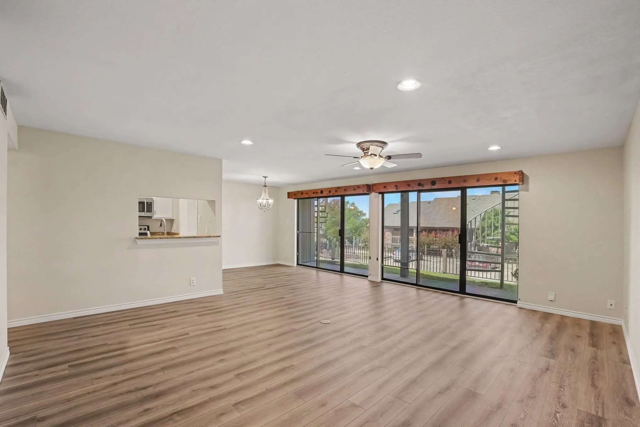 Condominium For Sale in Rockwall County , 1505 Signal Ridge Place, Rockwall, Texas 75032, 2 Bedroom, 2 Bathroom, Garage spaces, 1,185 Sqft, built in 1985, mls#21350425, Real Estate Agent in Rockwall, Homes For Sale in Rockwall county, Homes For Sale in Rockwall, Realtor in Rockwall Texas, Real Estate Brokerage Independent Realty Texas, Luminita Cordes Realtor
