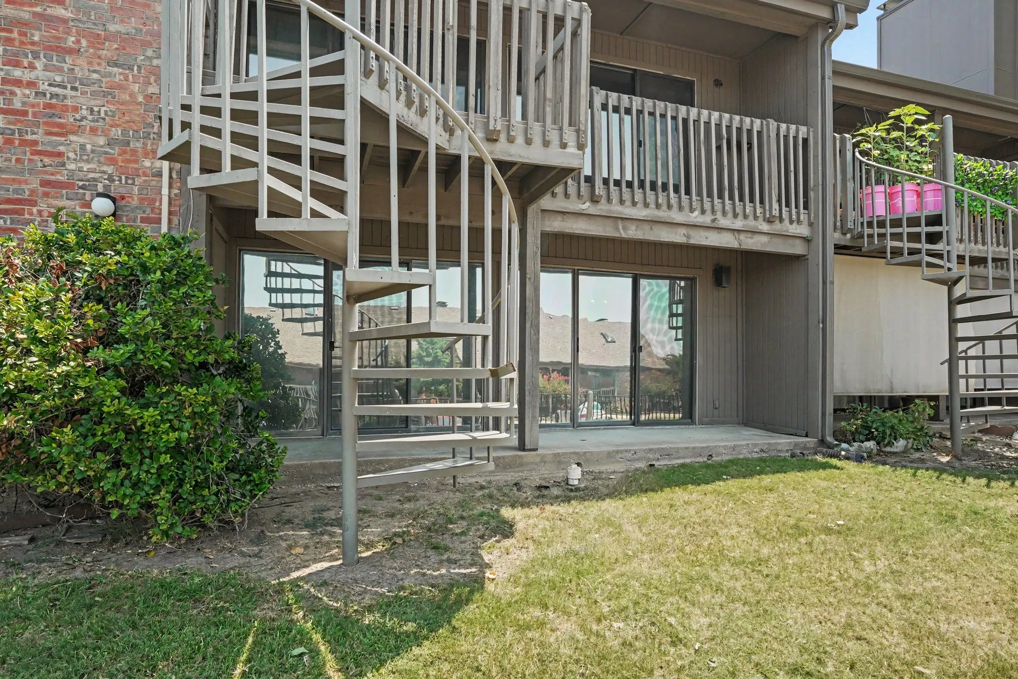 Condominium For Sale in Rockwall County , 1505 Signal Ridge Place, Rockwall, Texas 75032, 2 Bedroom, 2 Bathroom, Garage spaces, 1,185 Sqft, built in 1985, mls#21350425, Real Estate Agent in Rockwall, Homes For Sale in Rockwall county, Homes For Sale in Rockwall, Realtor in Rockwall Texas, Real Estate Brokerage Independent Realty Texas, Luminita Cordes Realtor