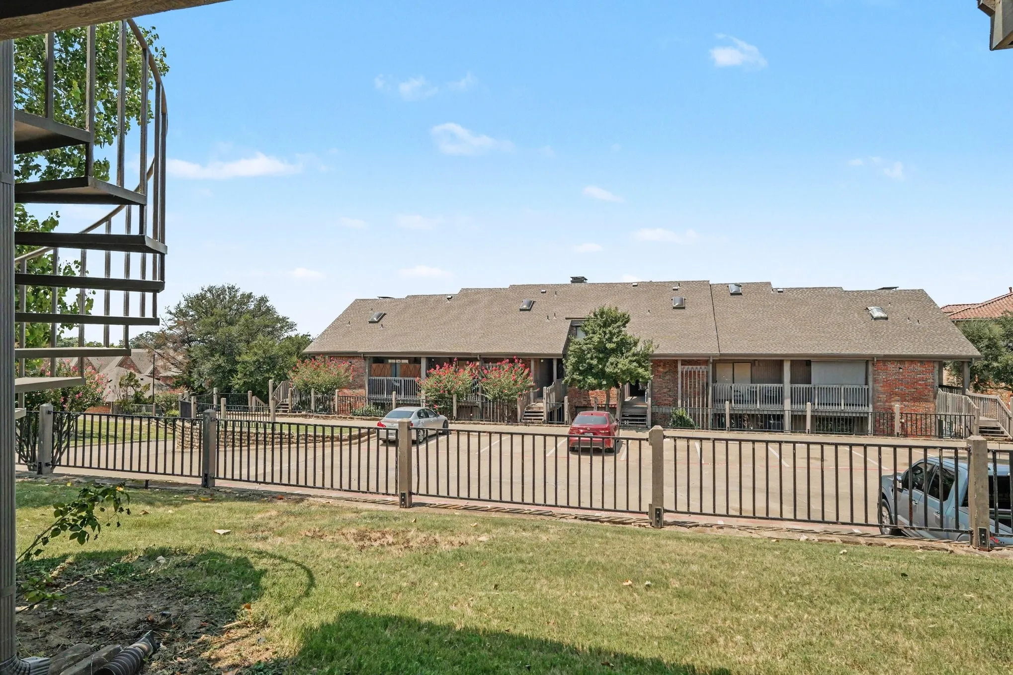 Condominium For Sale in Rockwall County , 1505 Signal Ridge Place, Rockwall, Texas 75032, 2 Bedroom, 2 Bathroom, Garage spaces, 1,185 Sqft, built in 1985, mls#21350425, Real Estate Agent in Rockwall, Homes For Sale in Rockwall county, Homes For Sale in Rockwall, Realtor in Rockwall Texas, Real Estate Brokerage Independent Realty Texas, Luminita Cordes Realtor