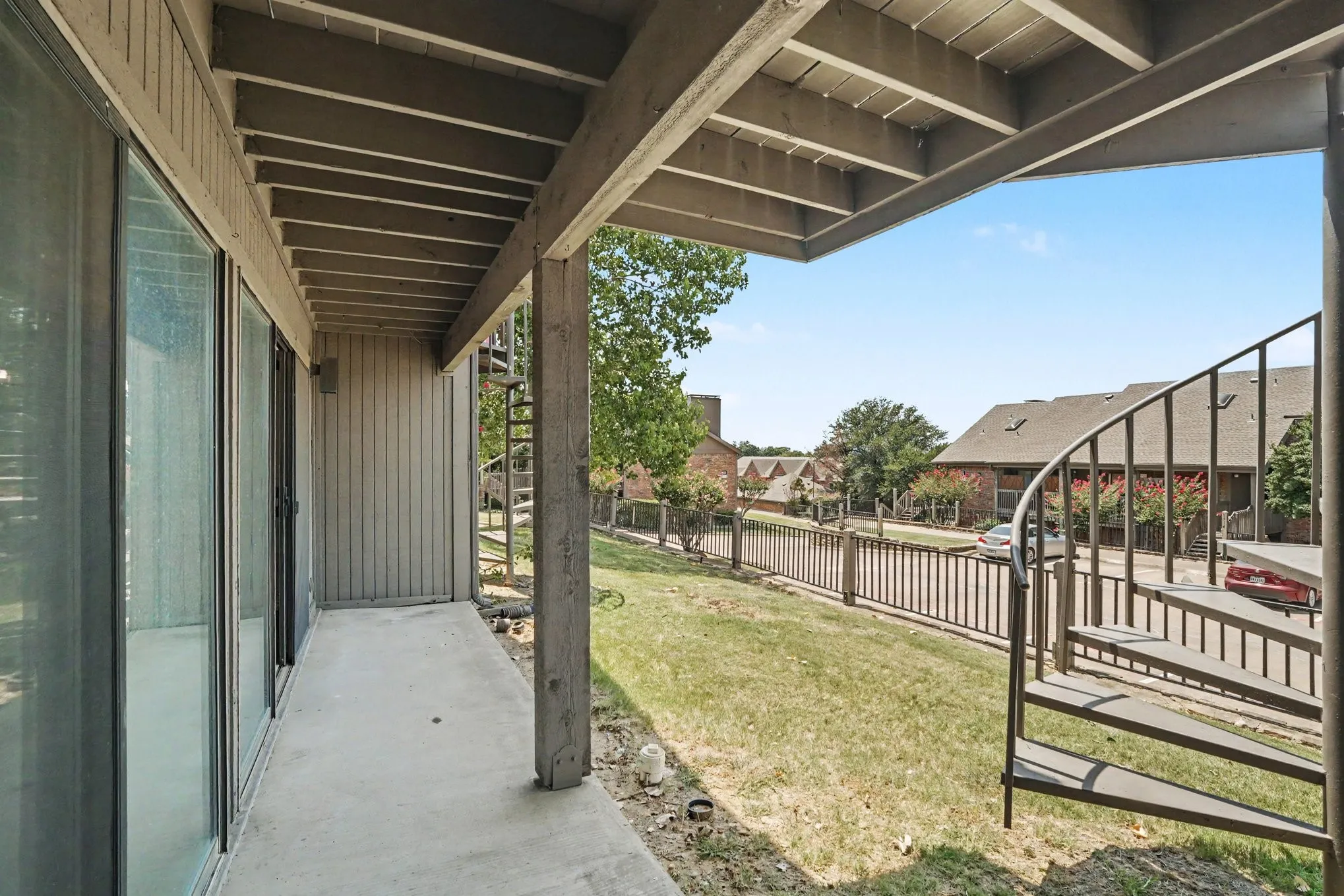 Condominium For Sale in Rockwall County , 1505 Signal Ridge Place, Rockwall, Texas 75032, 2 Bedroom, 2 Bathroom, Garage spaces, 1,185 Sqft, built in 1985, mls#21350425, Real Estate Agent in Rockwall, Homes For Sale in Rockwall county, Homes For Sale in Rockwall, Realtor in Rockwall Texas, Real Estate Brokerage Independent Realty Texas, Luminita Cordes Realtor