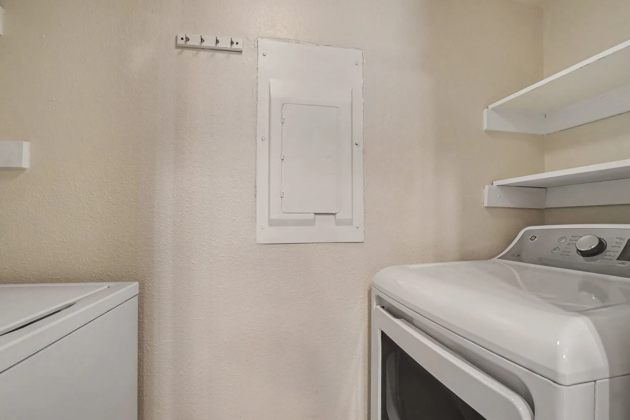 Condominium For Sale in Rockwall County , 1505 Signal Ridge Place, Rockwall, Texas 75032, 2 Bedroom, 2 Bathroom, Garage spaces, 1,185 Sqft, built in 1985, mls#21350425, Real Estate Agent in Rockwall, Homes For Sale in Rockwall county, Homes For Sale in Rockwall, Realtor in Rockwall Texas, Real Estate Brokerage Independent Realty Texas, Luminita Cordes Realtor