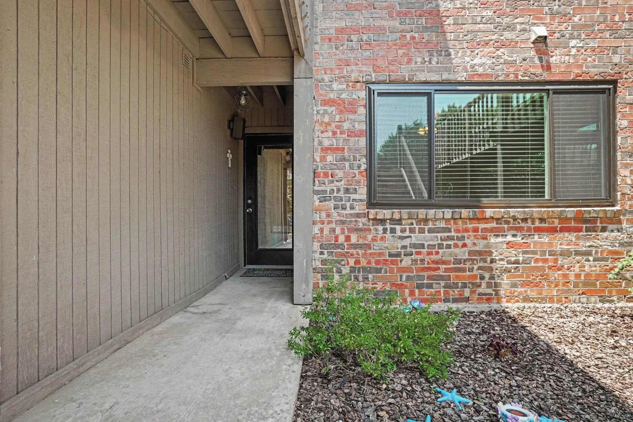 Condominium For Sale in Rockwall County , 1505 Signal Ridge Place, Rockwall, Texas 75032, 2 Bedroom, 2 Bathroom, Garage spaces, 1,185 Sqft, built in 1985, mls#21350425, Real Estate Agent in Rockwall, Homes For Sale in Rockwall county, Homes For Sale in Rockwall, Realtor in Rockwall Texas, Real Estate Brokerage Independent Realty Texas, Luminita Cordes Realtor