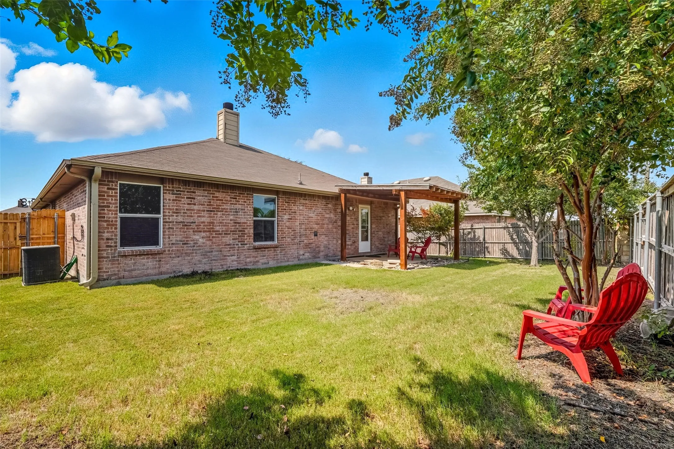 Single Family Residence For Sale in Rockwall County , 322 Laurel Lane, Fate, Texas 75087, 3 Bedroom, 2 Bathroom, 2 Garage spaces, 1,507 Sqft, built in 2009, mls#21353712, Real Estate Agent in Fate, Homes For Sale in Rockwall county, Homes For Sale in Fate, Realtor in Fate Texas, Real Estate Brokerage Independent Realty Texas, Luminita Cordes Realtor