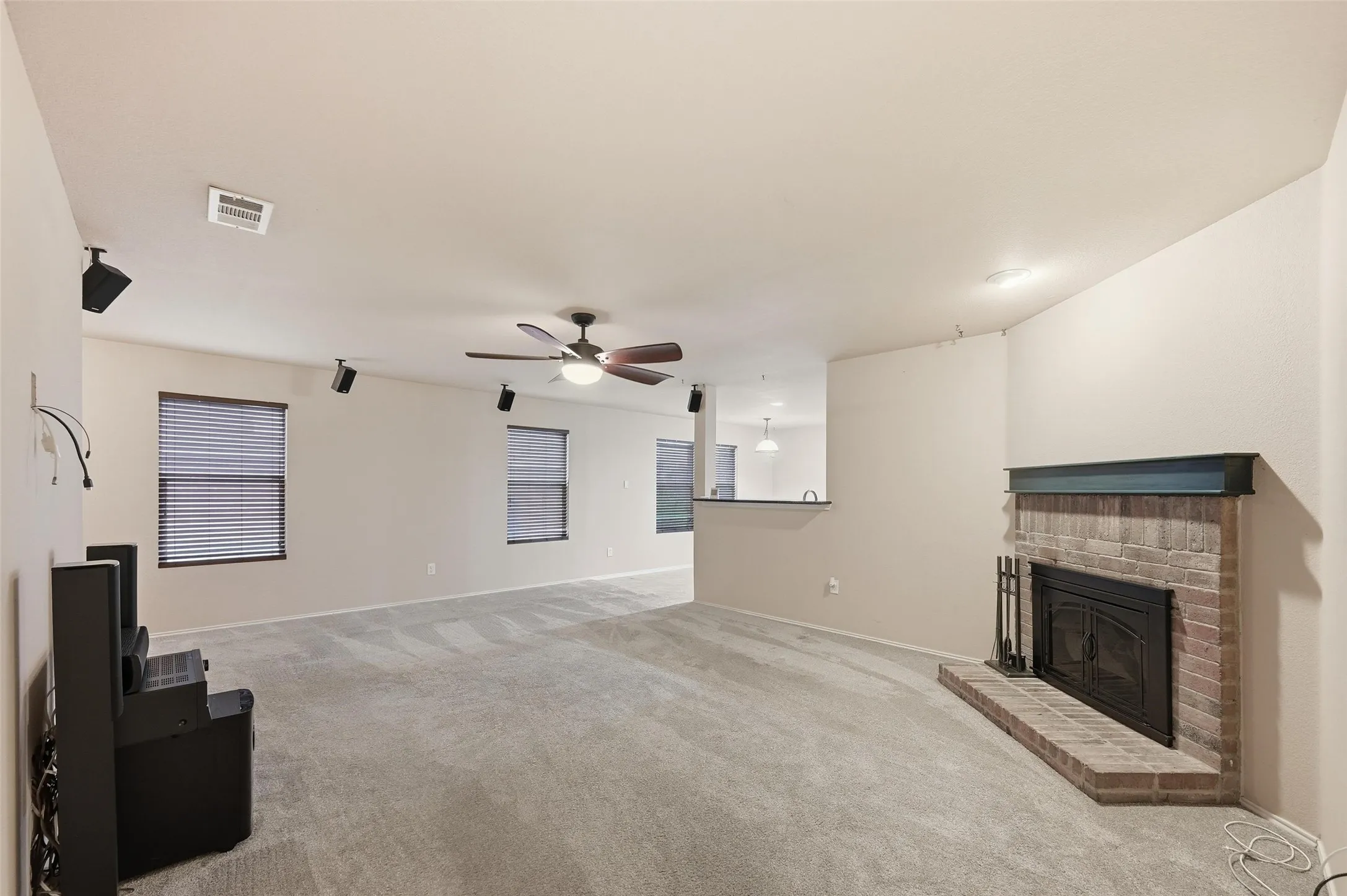 Single Family Residence For Sale in Rockwall County , 322 Laurel Lane, Fate, Texas 75087, 3 Bedroom, 2 Bathroom, 2 Garage spaces, 1,507 Sqft, built in 2009, mls#21353712, Real Estate Agent in Fate, Homes For Sale in Rockwall county, Homes For Sale in Fate, Realtor in Fate Texas, Real Estate Brokerage Independent Realty Texas, Luminita Cordes Realtor