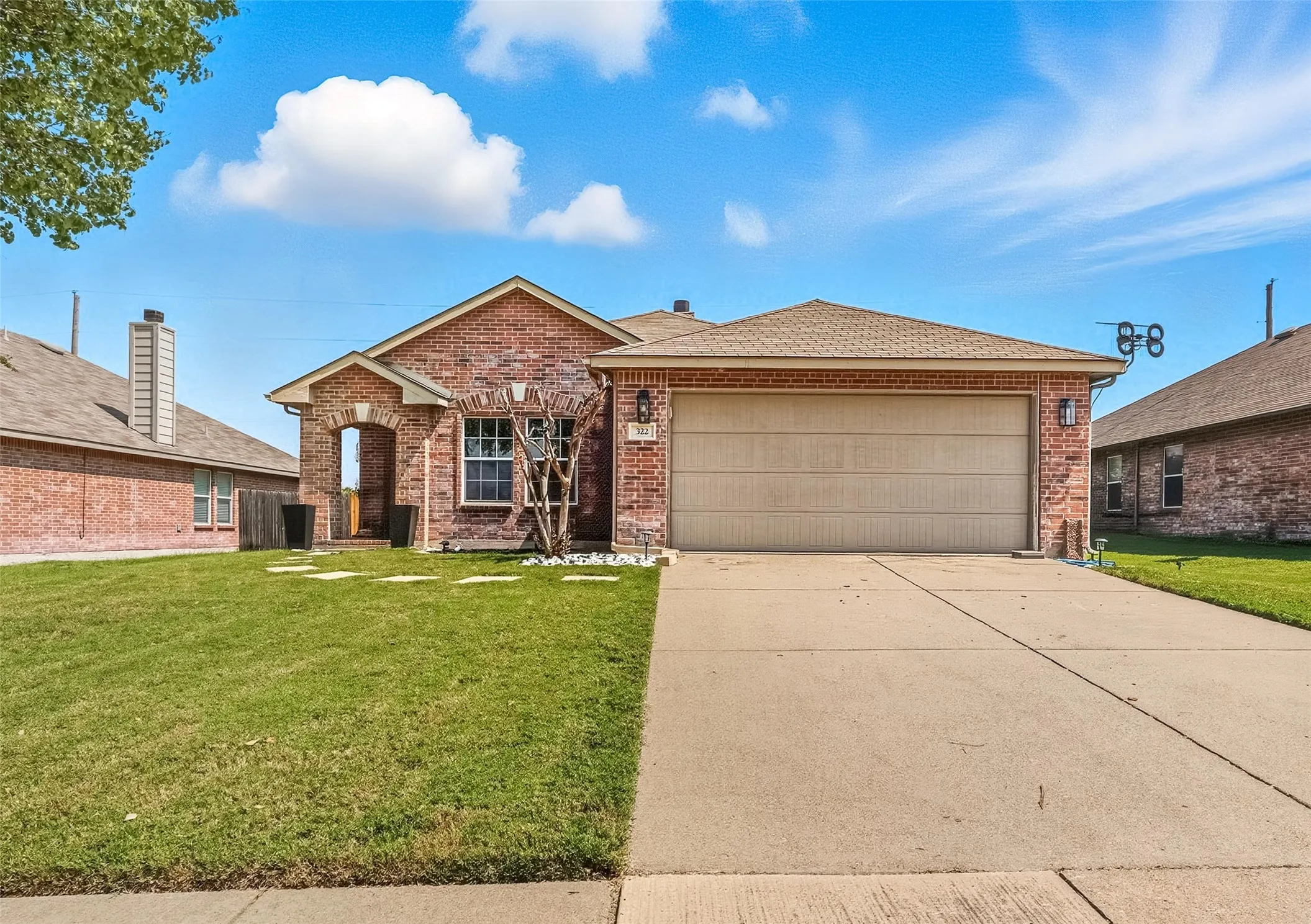 Single Family Residence For Sale in Rockwall County , 322 Laurel Lane, Fate, Texas 75087, 3 Bedroom, 2 Bathroom, 2 Garage spaces, 1,507 Sqft, built in 2009, mls#21353712, Real Estate Agent in Fate, Homes For Sale in Rockwall county, Homes For Sale in Fate, Realtor in Fate Texas, Real Estate Brokerage Independent Realty Texas, Luminita Cordes Realtor