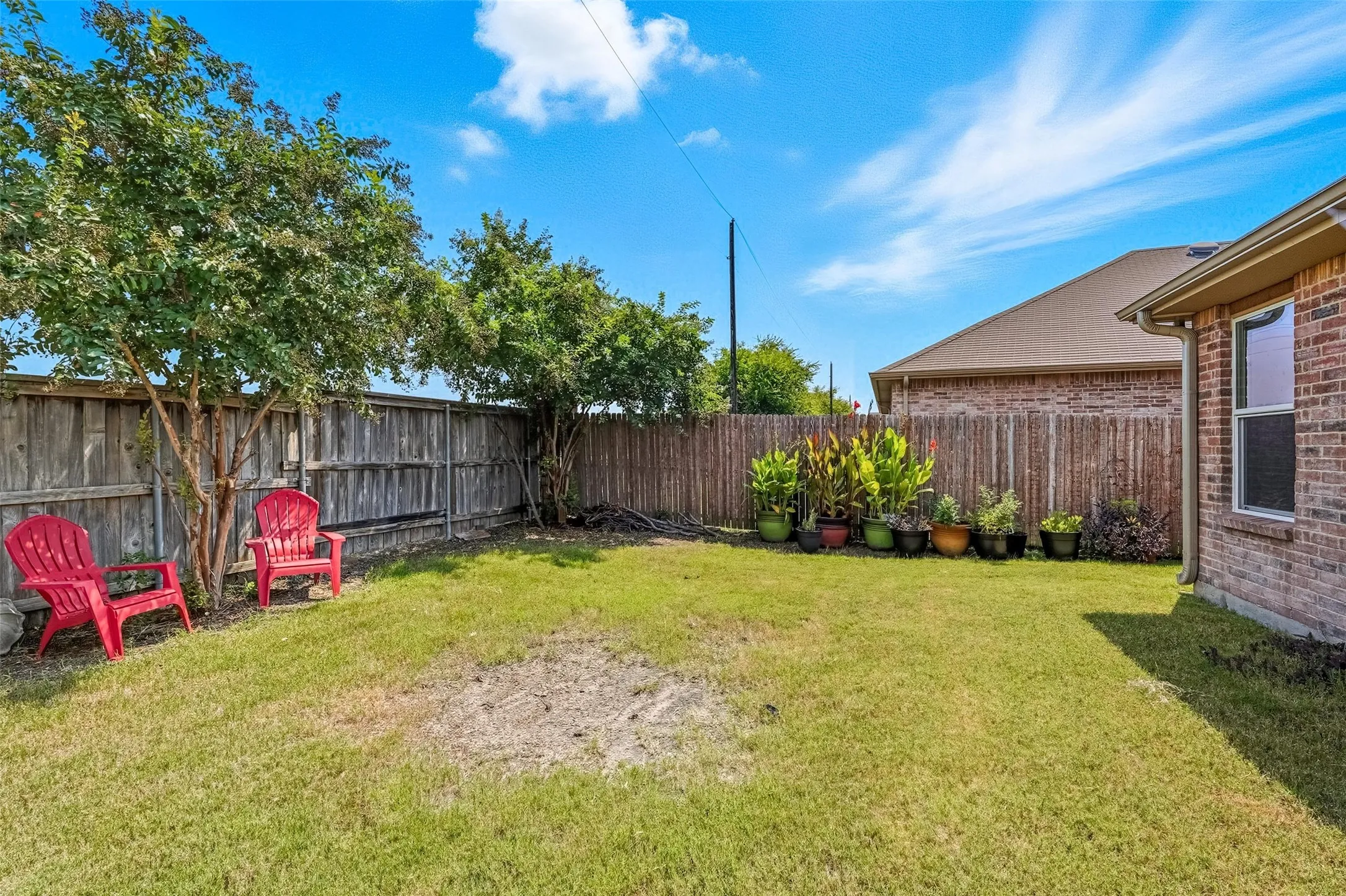 Single Family Residence For Sale in Rockwall County , 322 Laurel Lane, Fate, Texas 75087, 3 Bedroom, 2 Bathroom, 2 Garage spaces, 1,507 Sqft, built in 2009, mls#21353712, Real Estate Agent in Fate, Homes For Sale in Rockwall county, Homes For Sale in Fate, Realtor in Fate Texas, Real Estate Brokerage Independent Realty Texas, Luminita Cordes Realtor